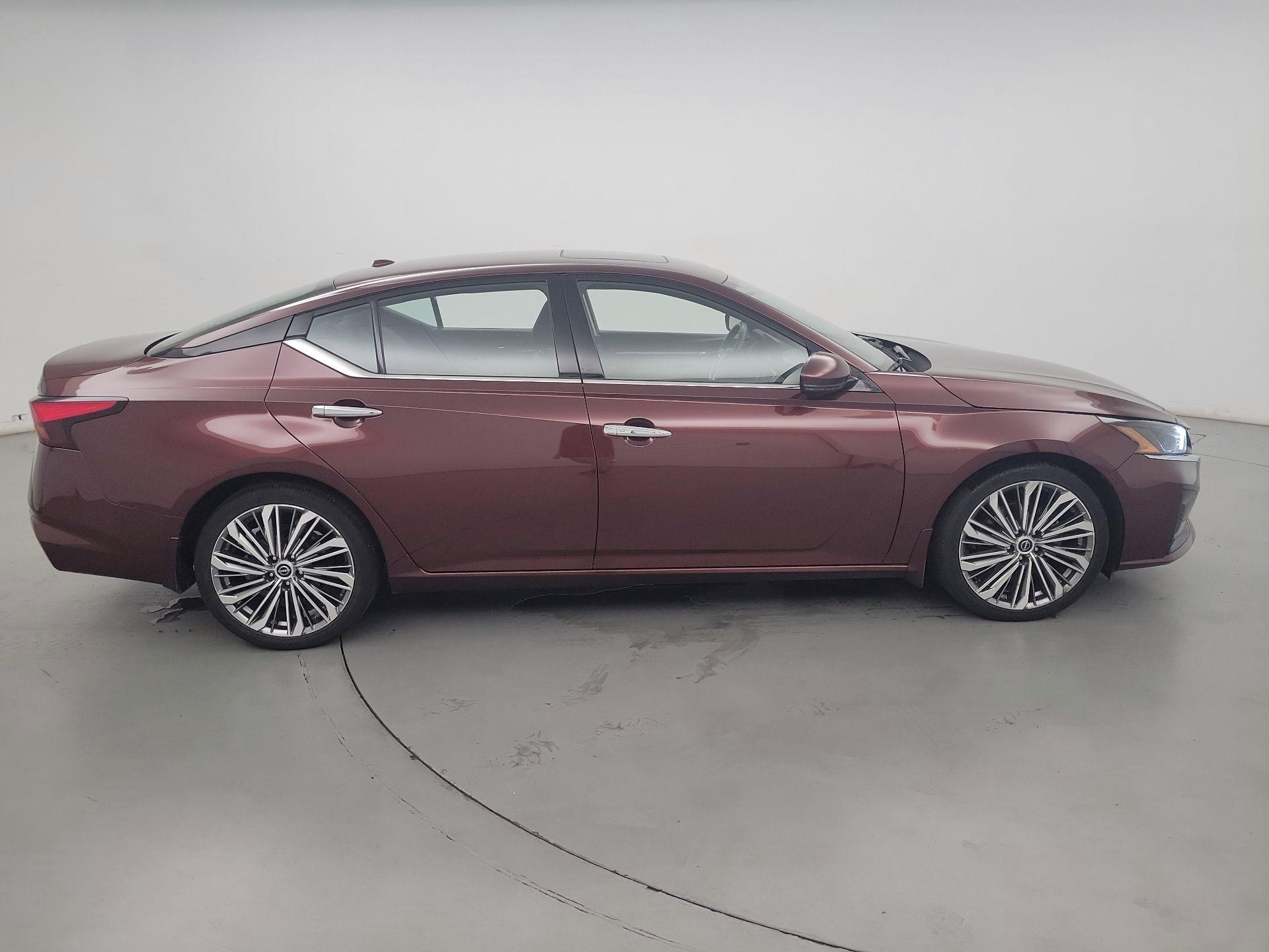 Thumbnail: 2023 Nissan Altima - 4