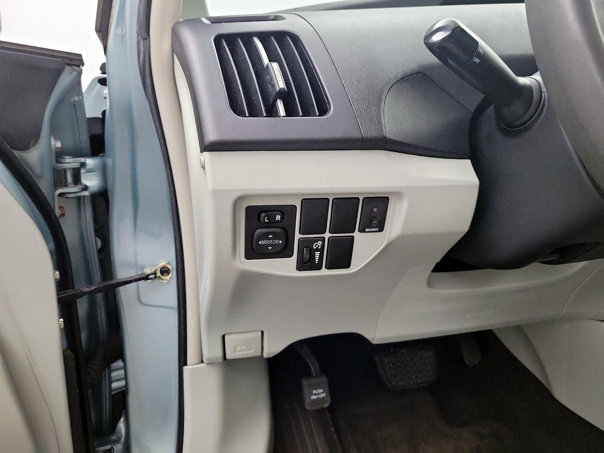 Thumbnail: 2014 Toyota Prius - 13
