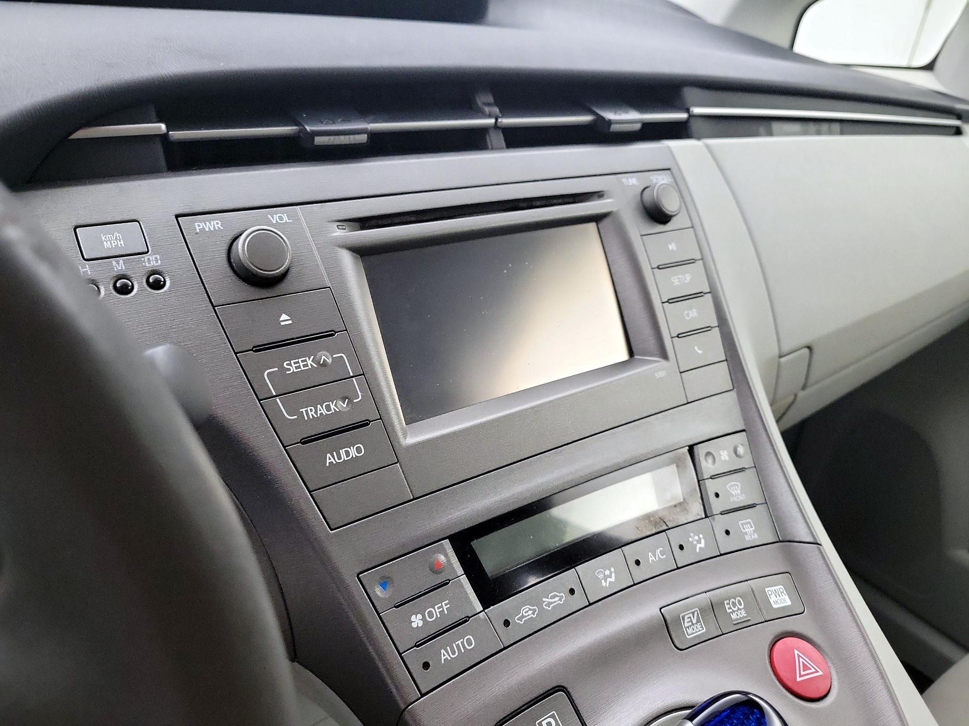 Thumbnail: 2014 Toyota Prius - 14