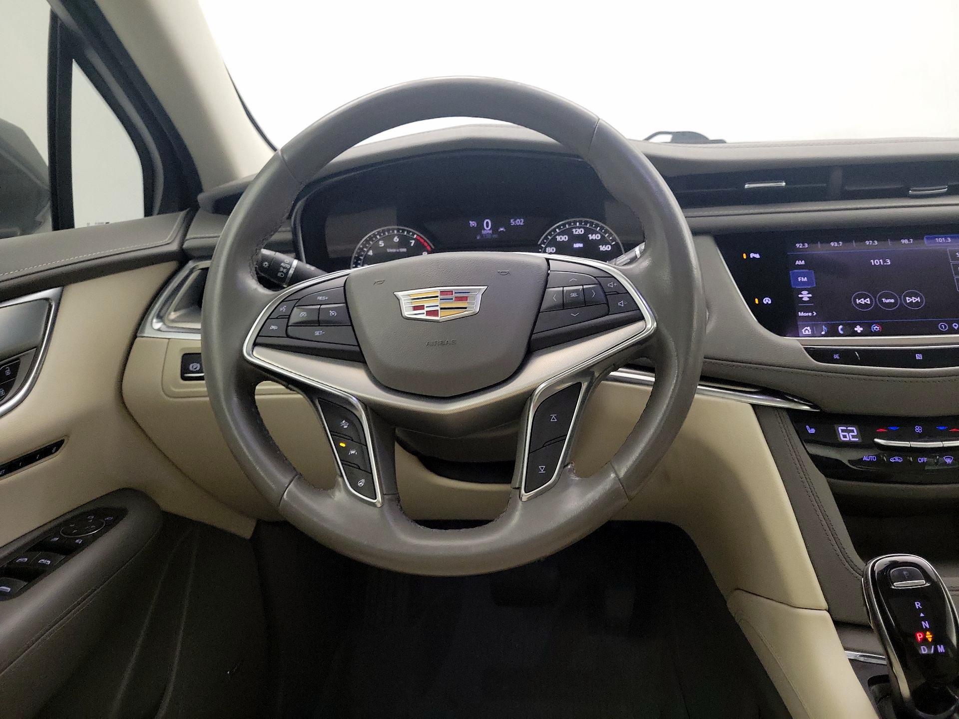 Thumbnail: 2020 Cadillac XT5 - 10