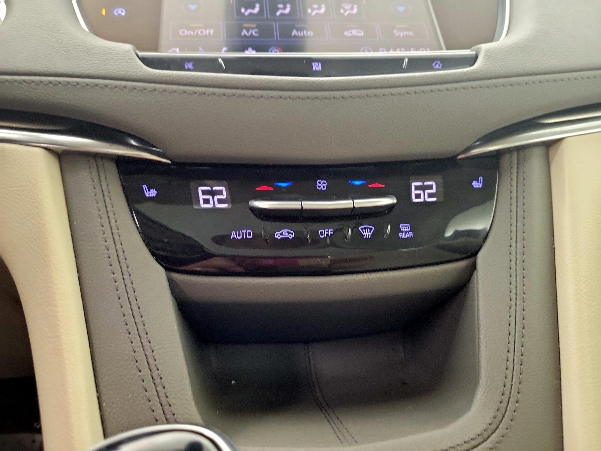 Thumbnail: 2020 Cadillac XT5 - 16