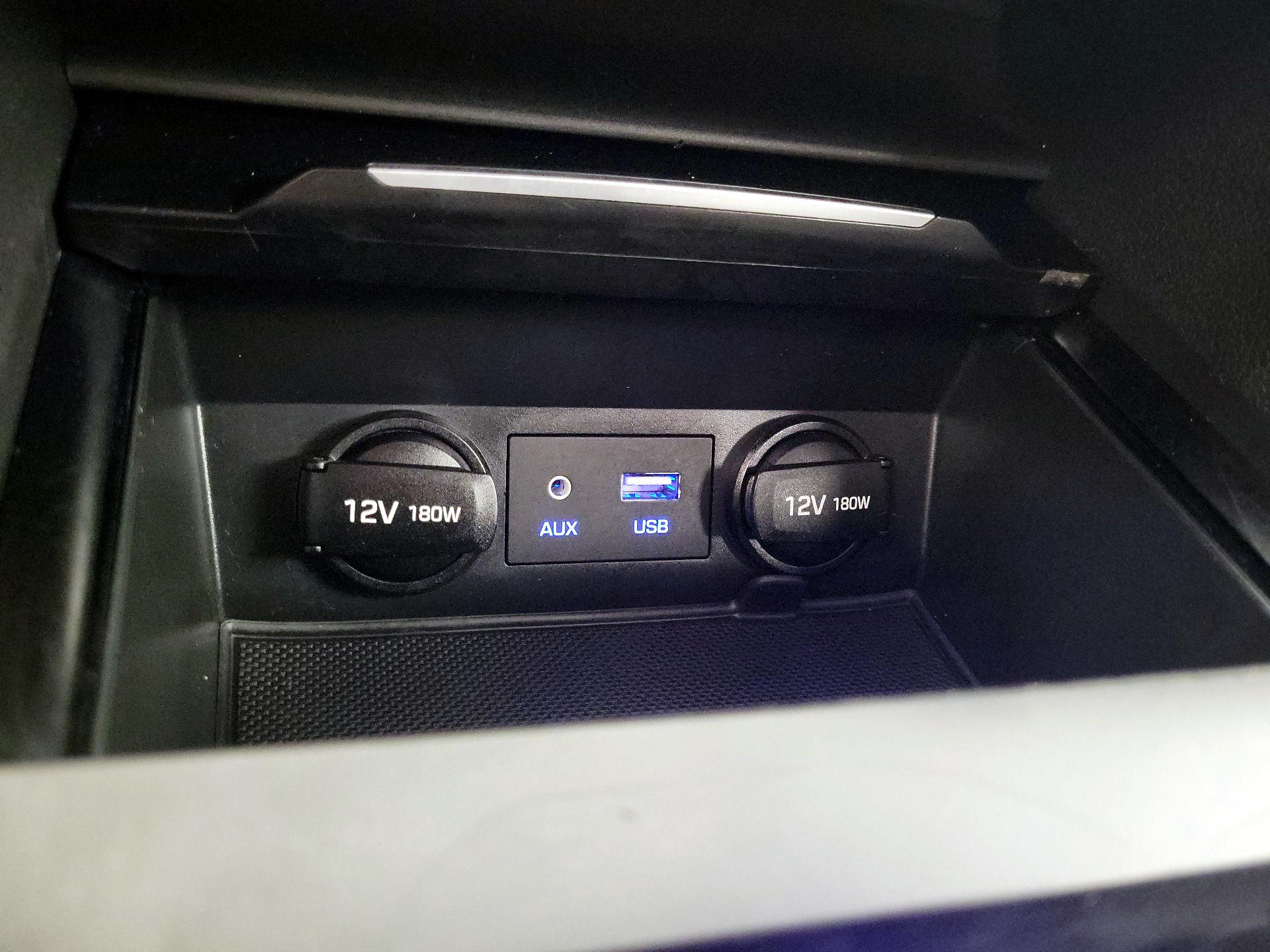 Thumbnail: 2018 Hyundai Elantra - 16