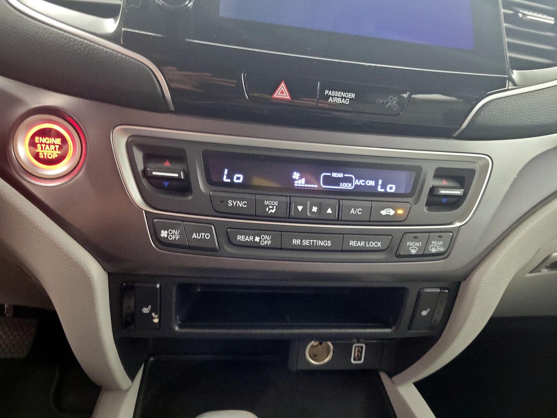 Thumbnail: 2019 Honda Pilot - 16