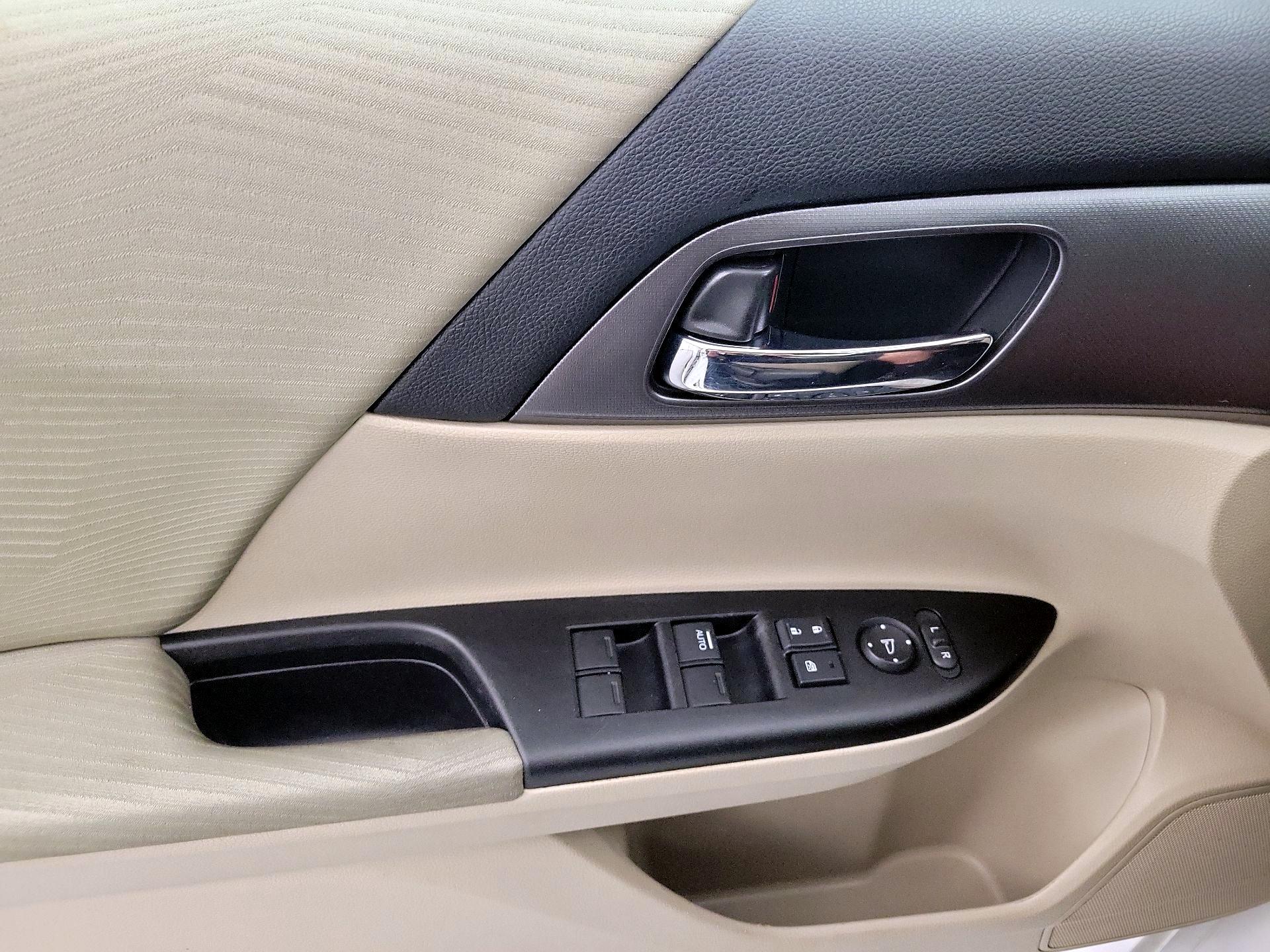 Thumbnail: 2015 Honda Accord - 12
