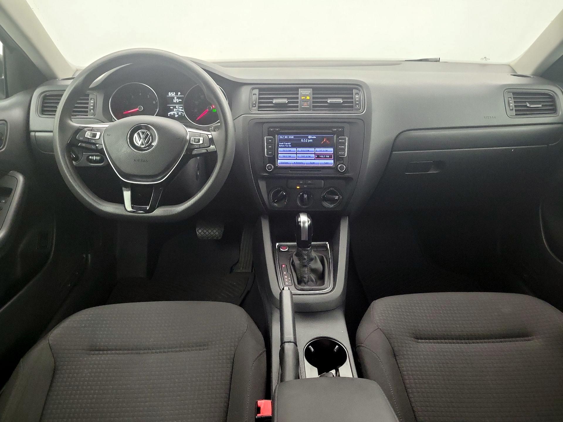 Thumbnail: 2015 Volkswagen Jetta - 9