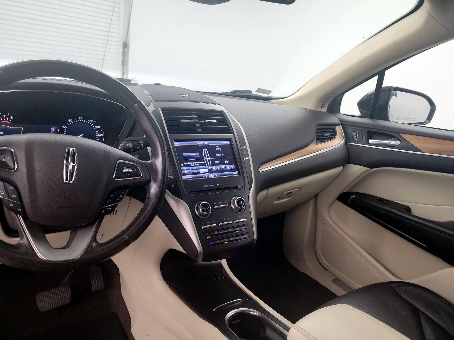 Thumbnail: 2015 Lincoln MKC - 9