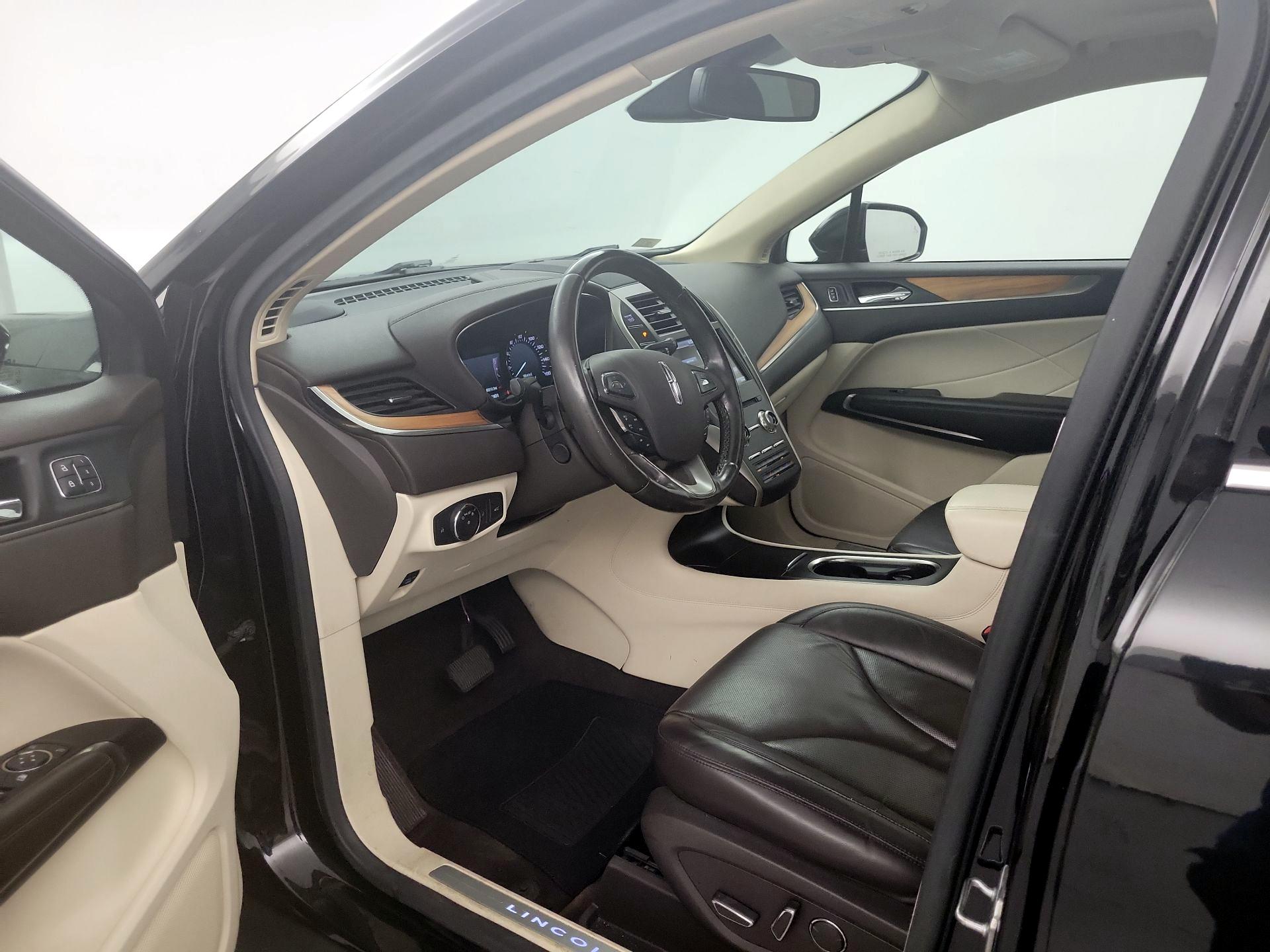 Thumbnail: 2015 Lincoln MKC - 11