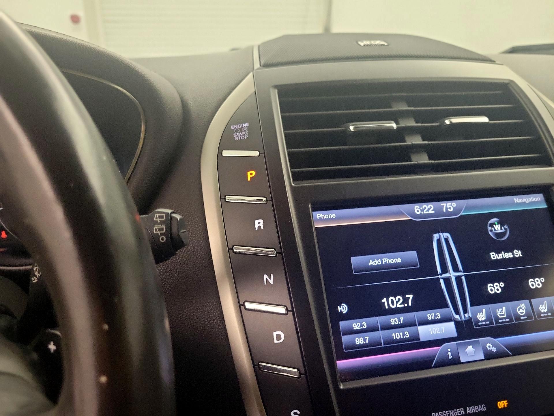 Thumbnail: 2015 Lincoln MKC - 17