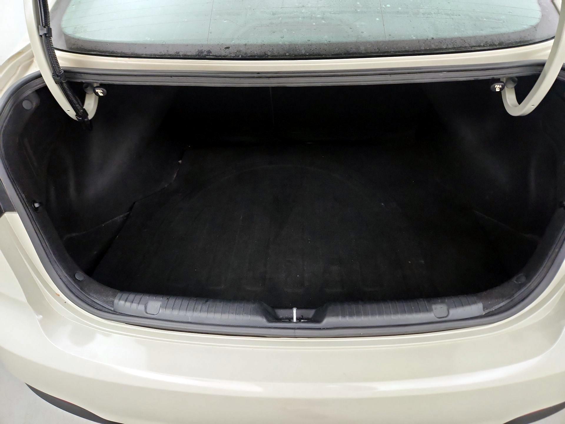 Thumbnail: 2014 Kia Forte - 19