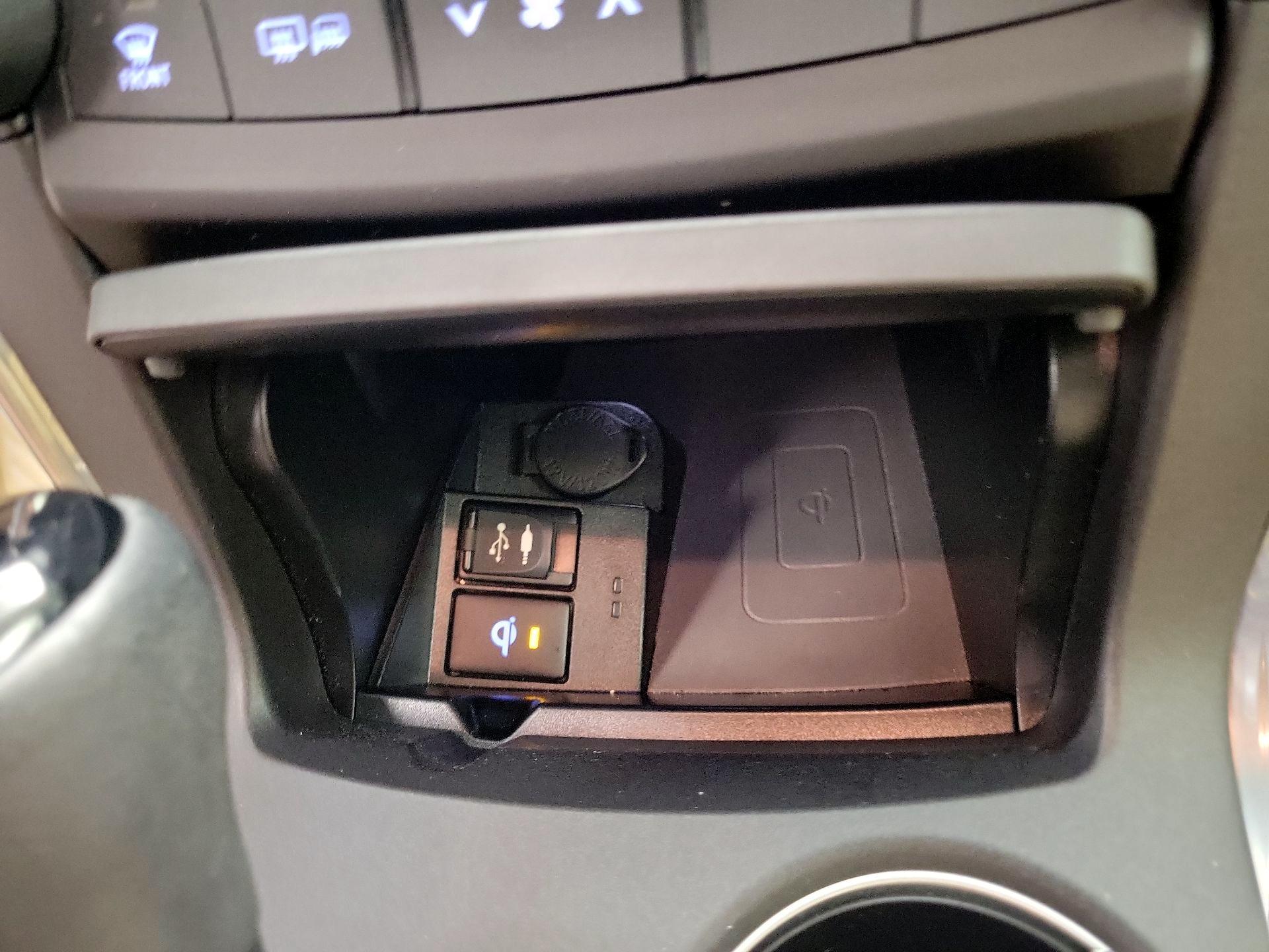 Thumbnail: 2017 Toyota Camry - 18