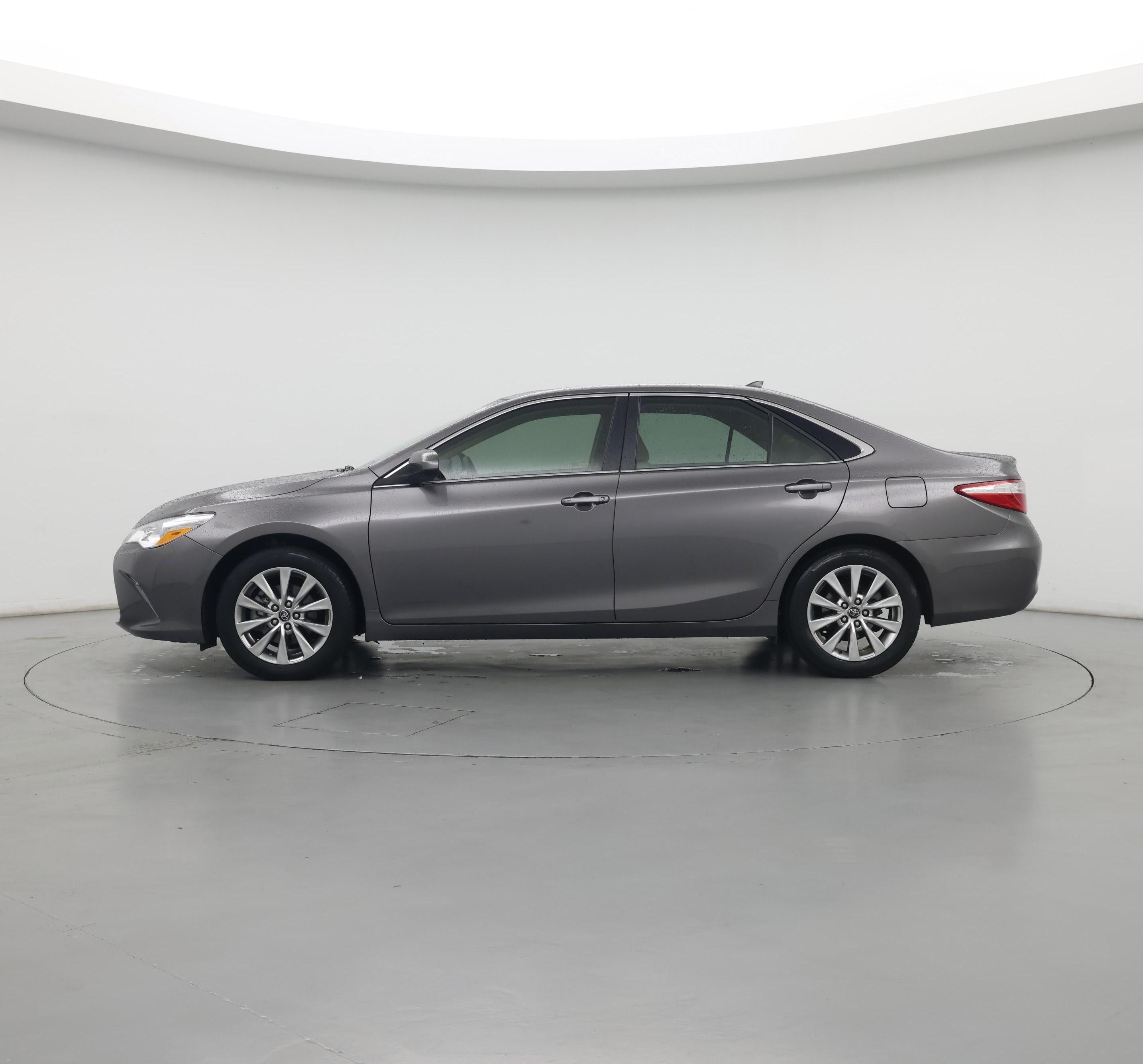 Thumbnail: 2017 Toyota Camry - 3
