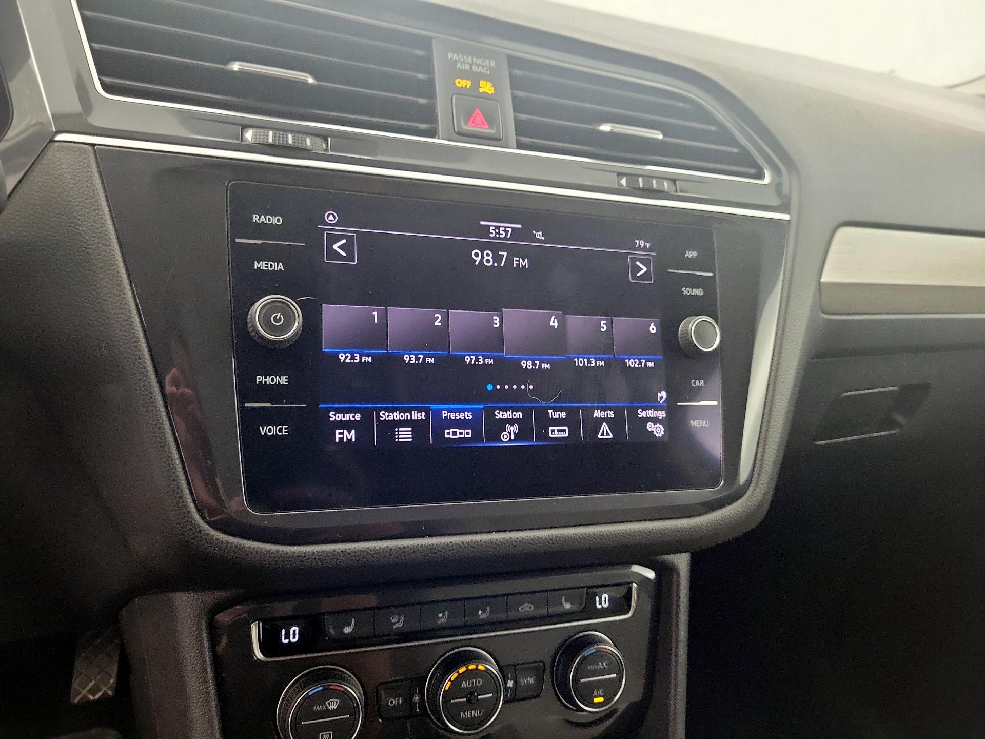 Thumbnail: 2021 Volkswagen Tiguan - 15