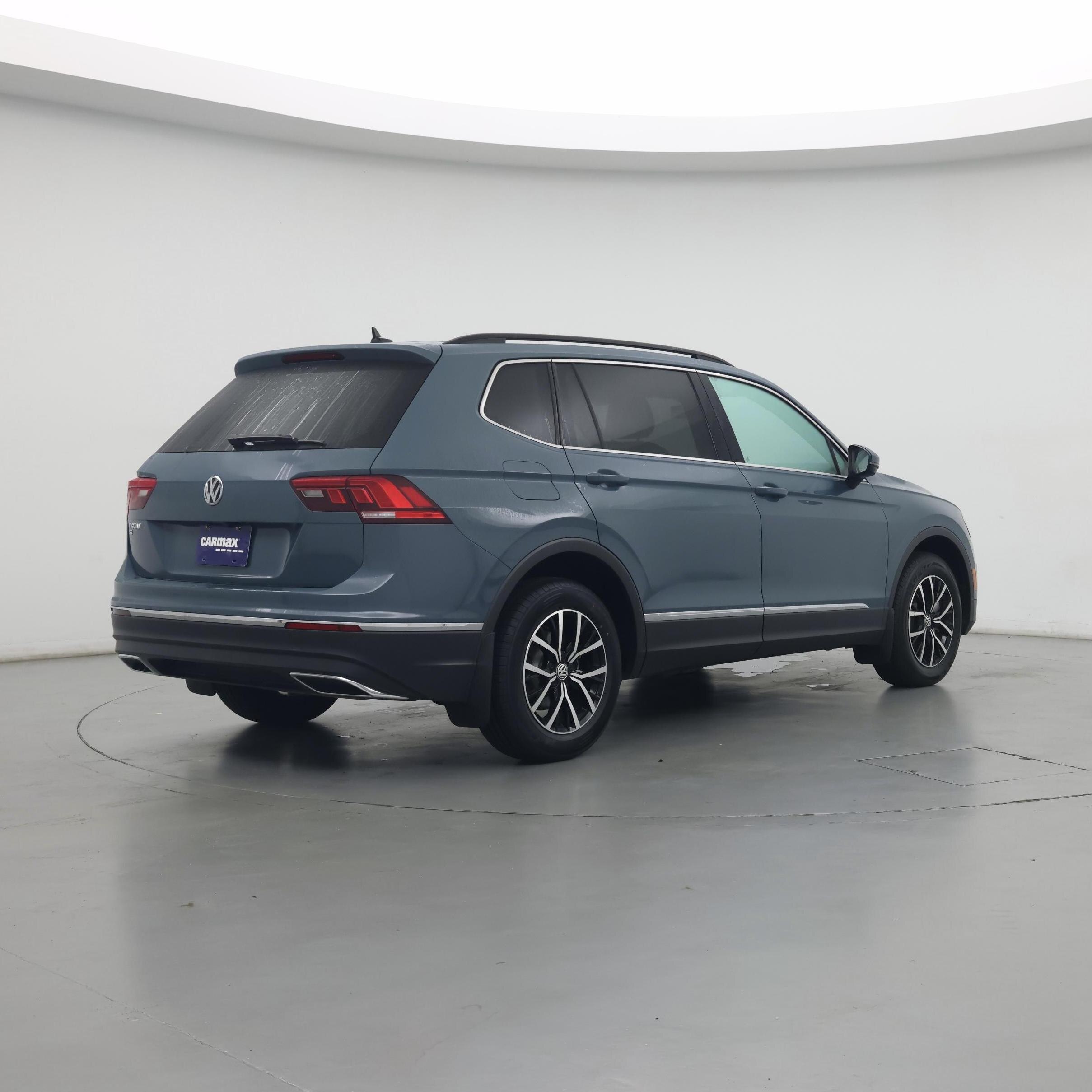 Thumbnail: 2021 Volkswagen Tiguan - 4