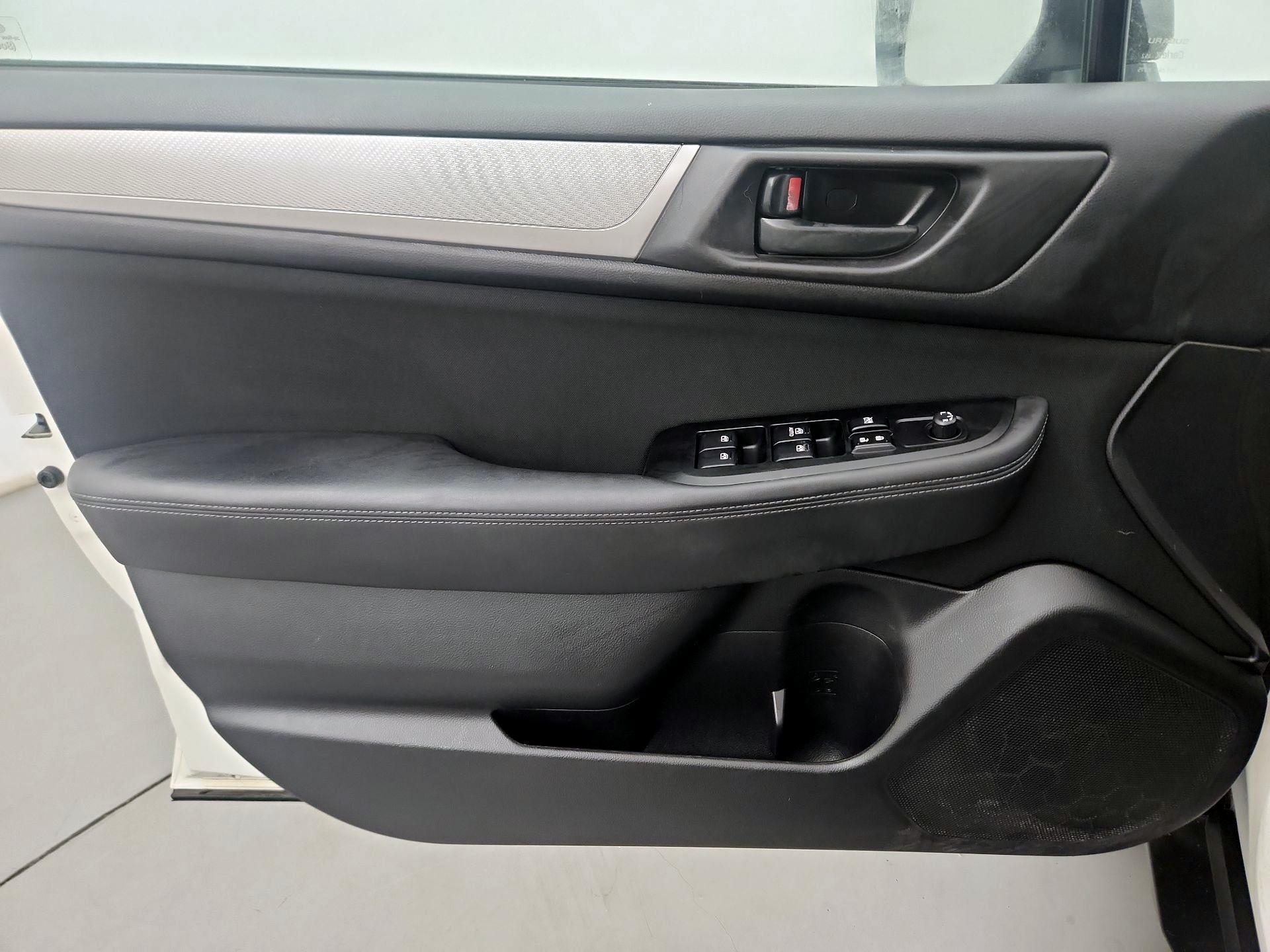Thumbnail: 2015 Subaru Outback - 12