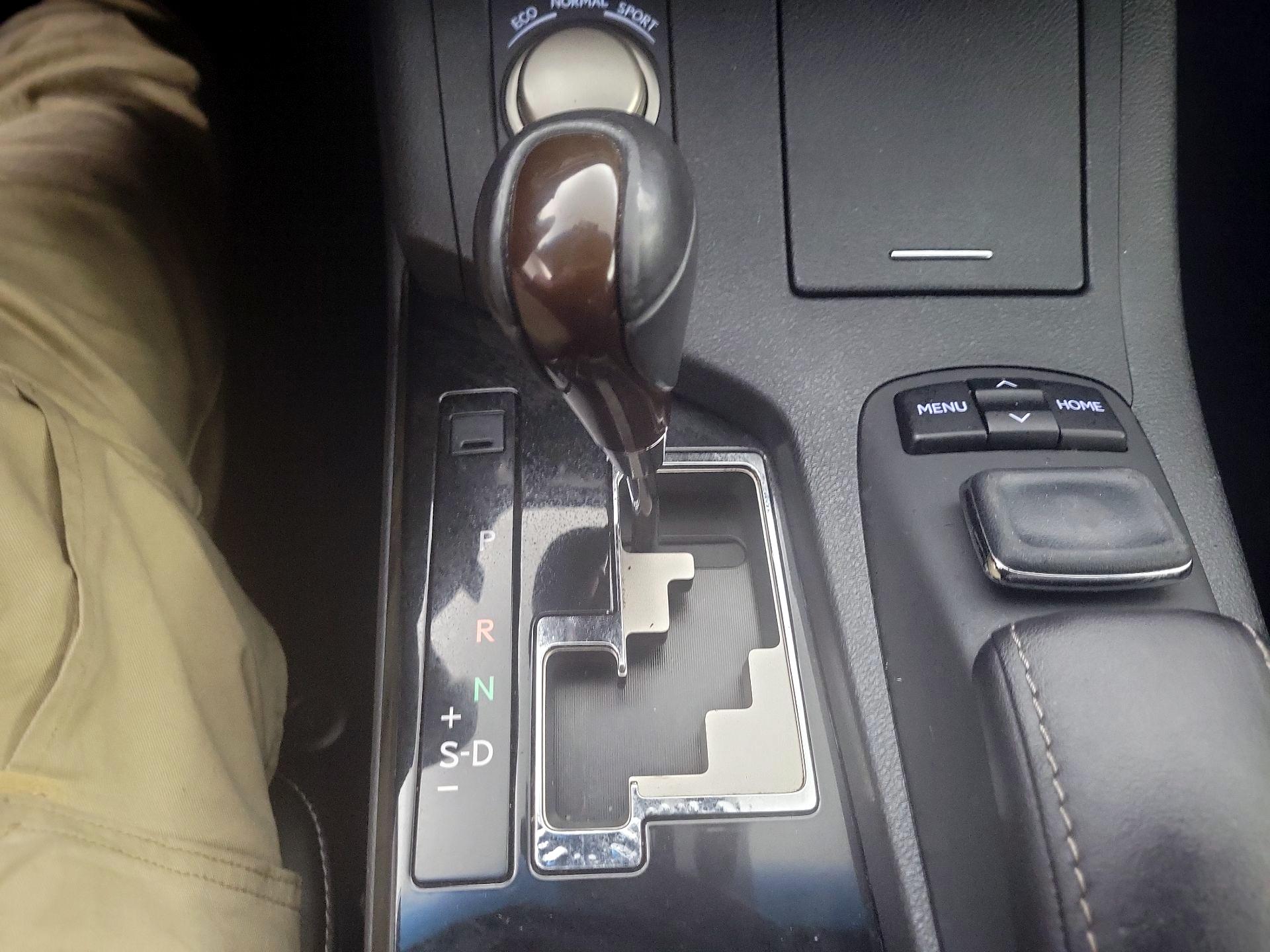 Thumbnail: 2015 Lexus ES - 18
