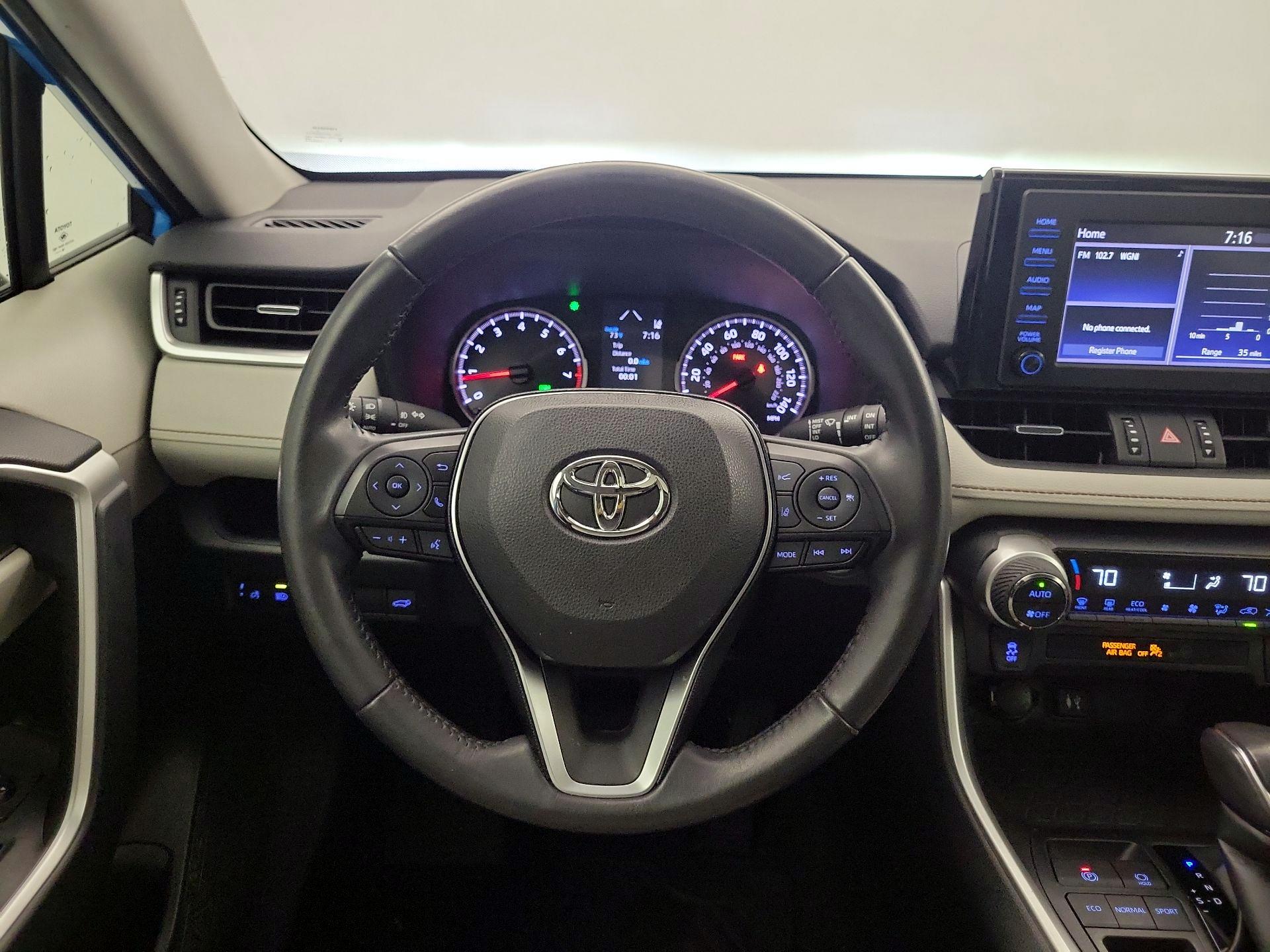 Thumbnail: 2019 Toyota RAV4 - 10
