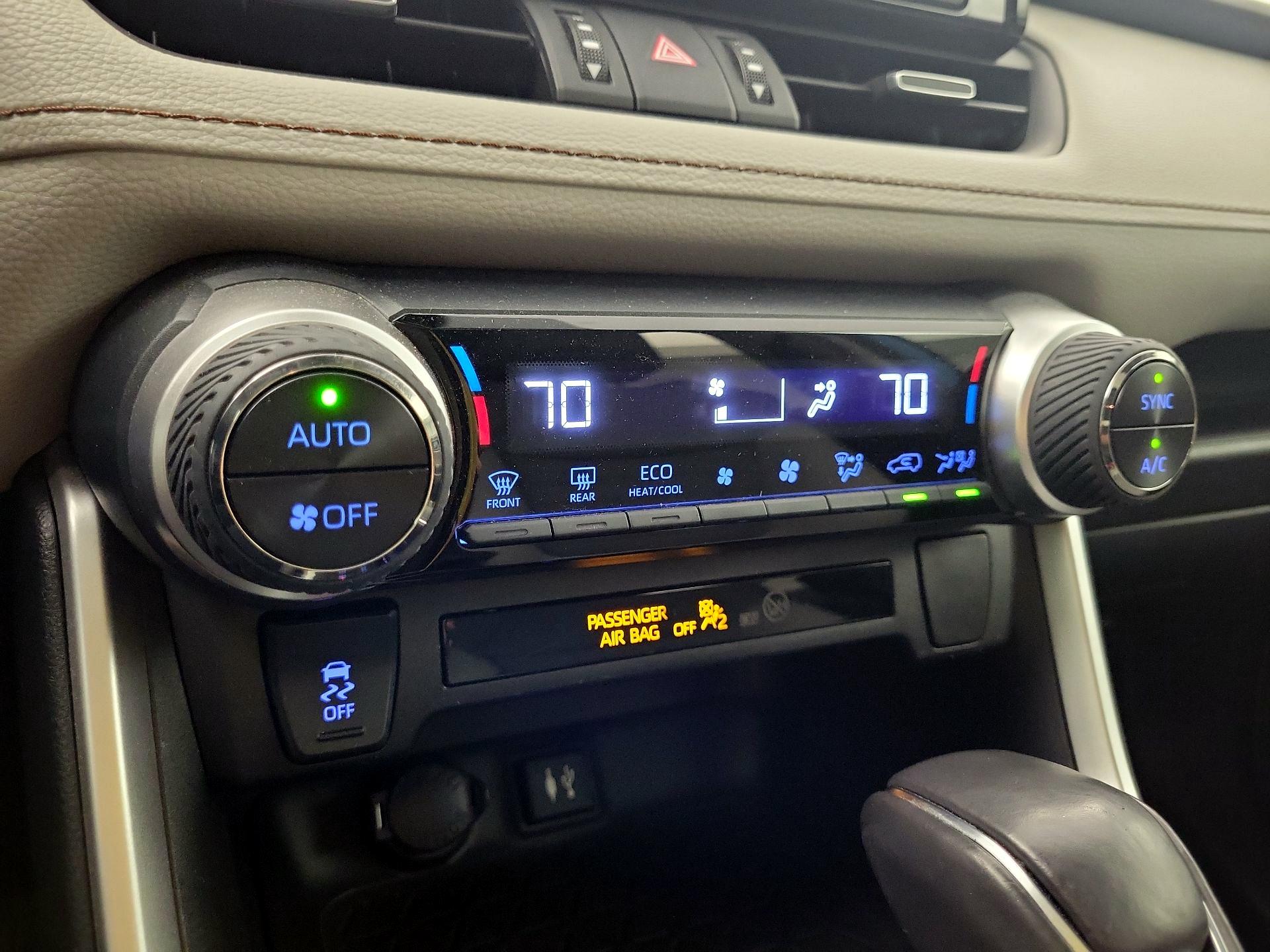Thumbnail: 2019 Toyota RAV4 - 16