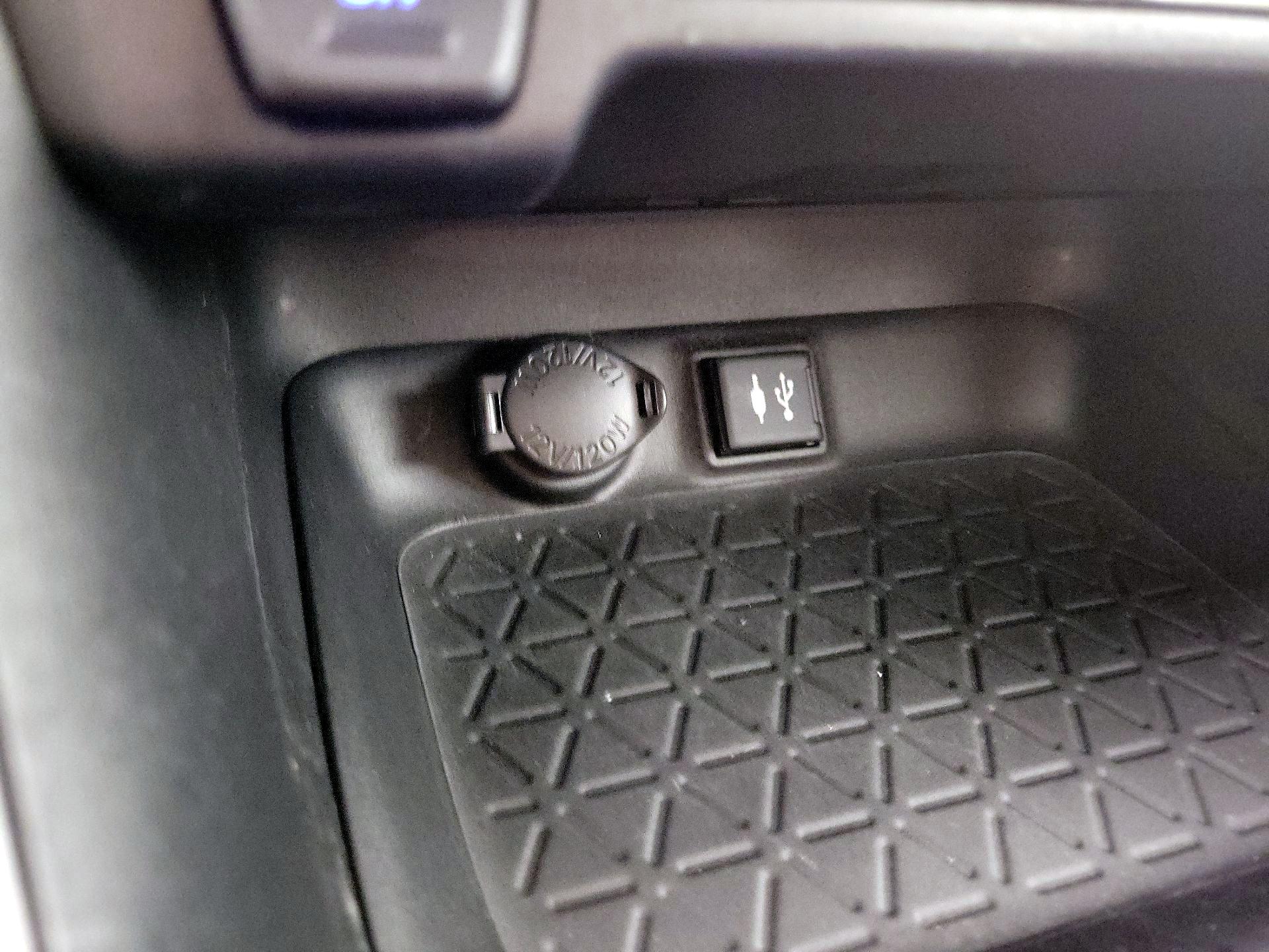 Thumbnail: 2019 Toyota RAV4 - 18