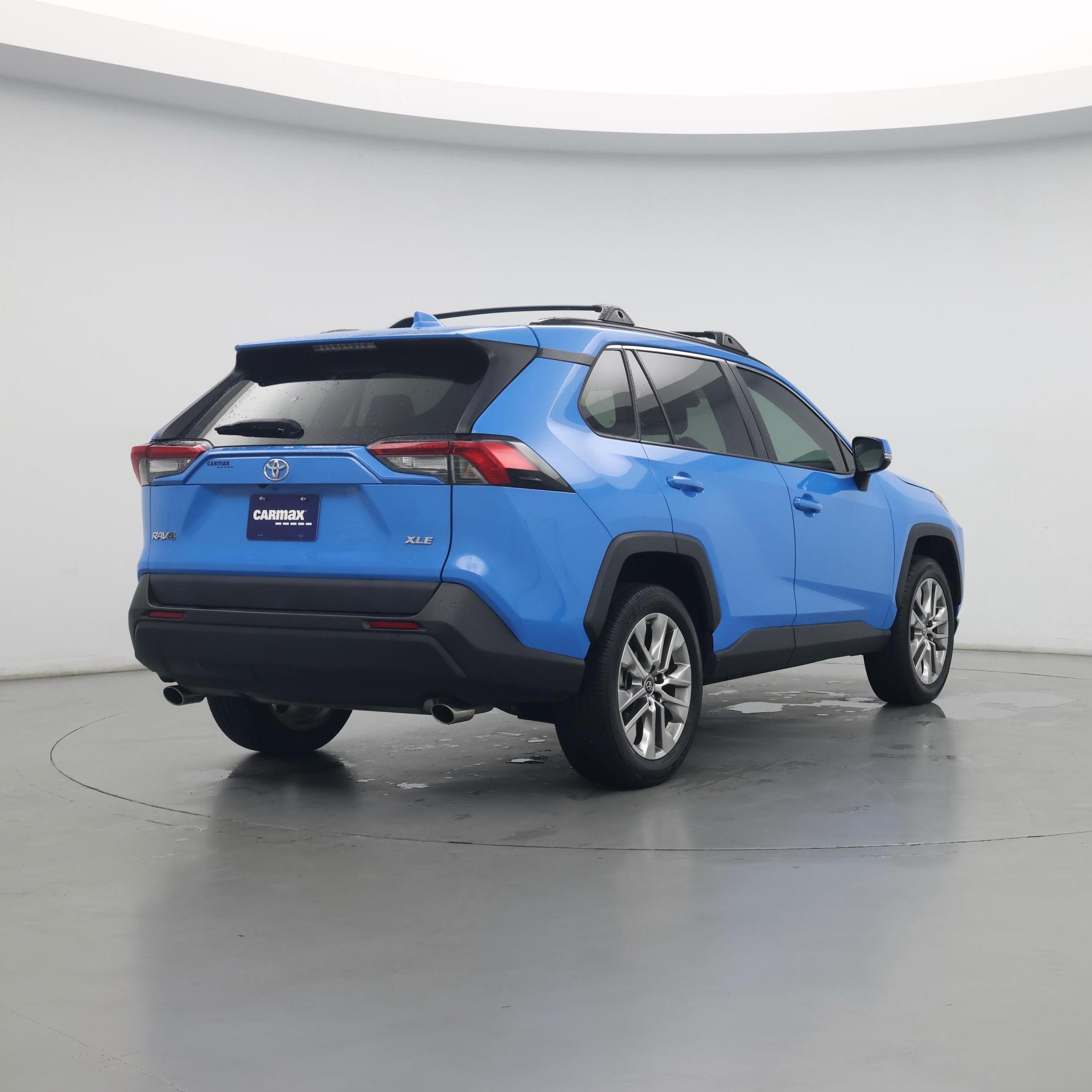 Thumbnail: 2019 Toyota RAV4 - 8