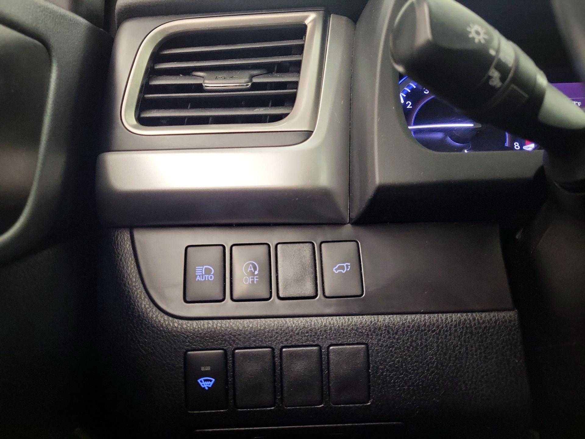 Thumbnail: 2019 Toyota Highlander - 13