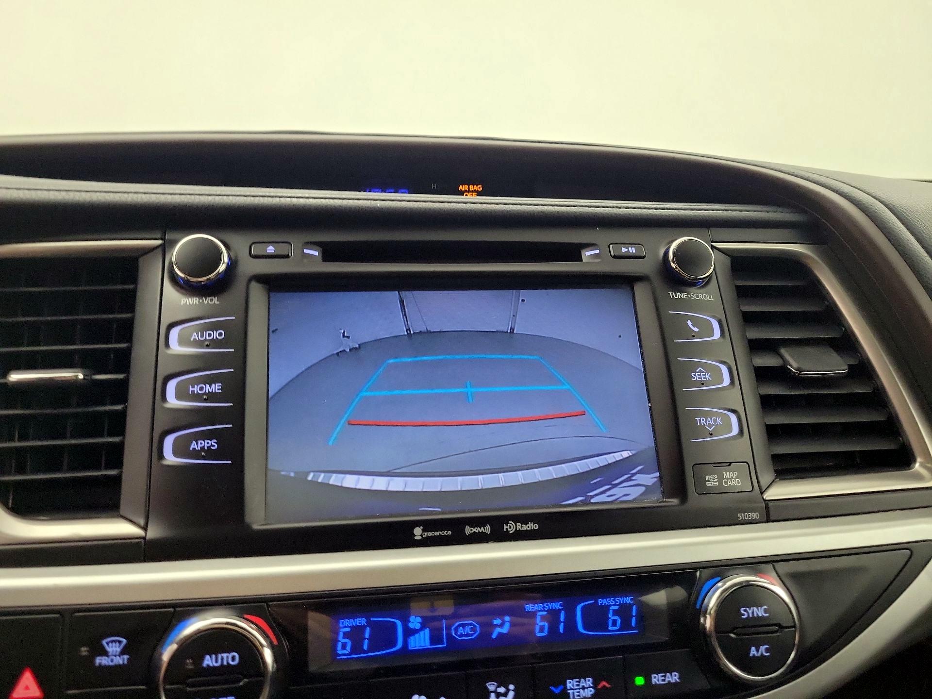 Thumbnail: 2019 Toyota Highlander - 14
