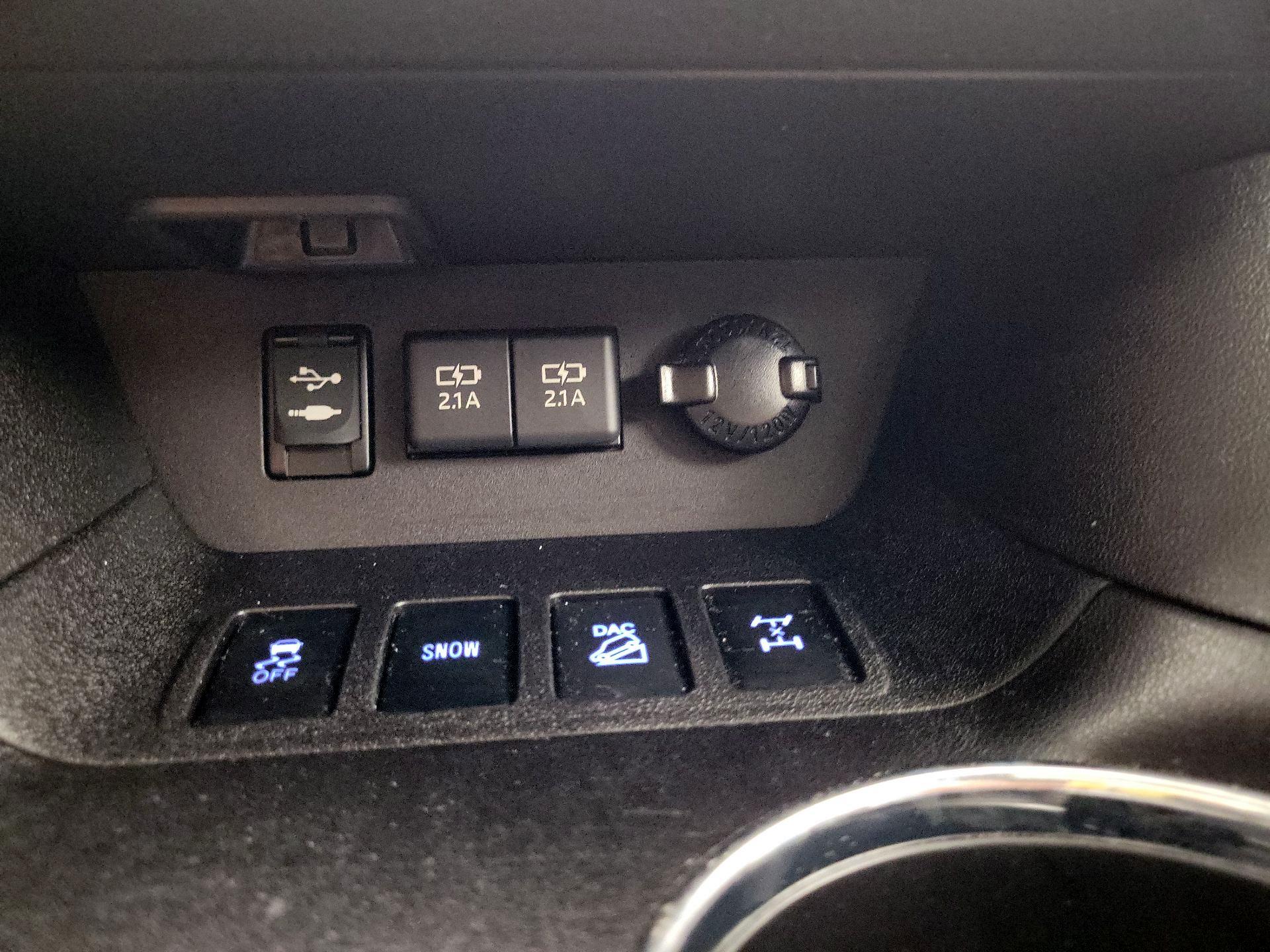 Thumbnail: 2019 Toyota Highlander - 18
