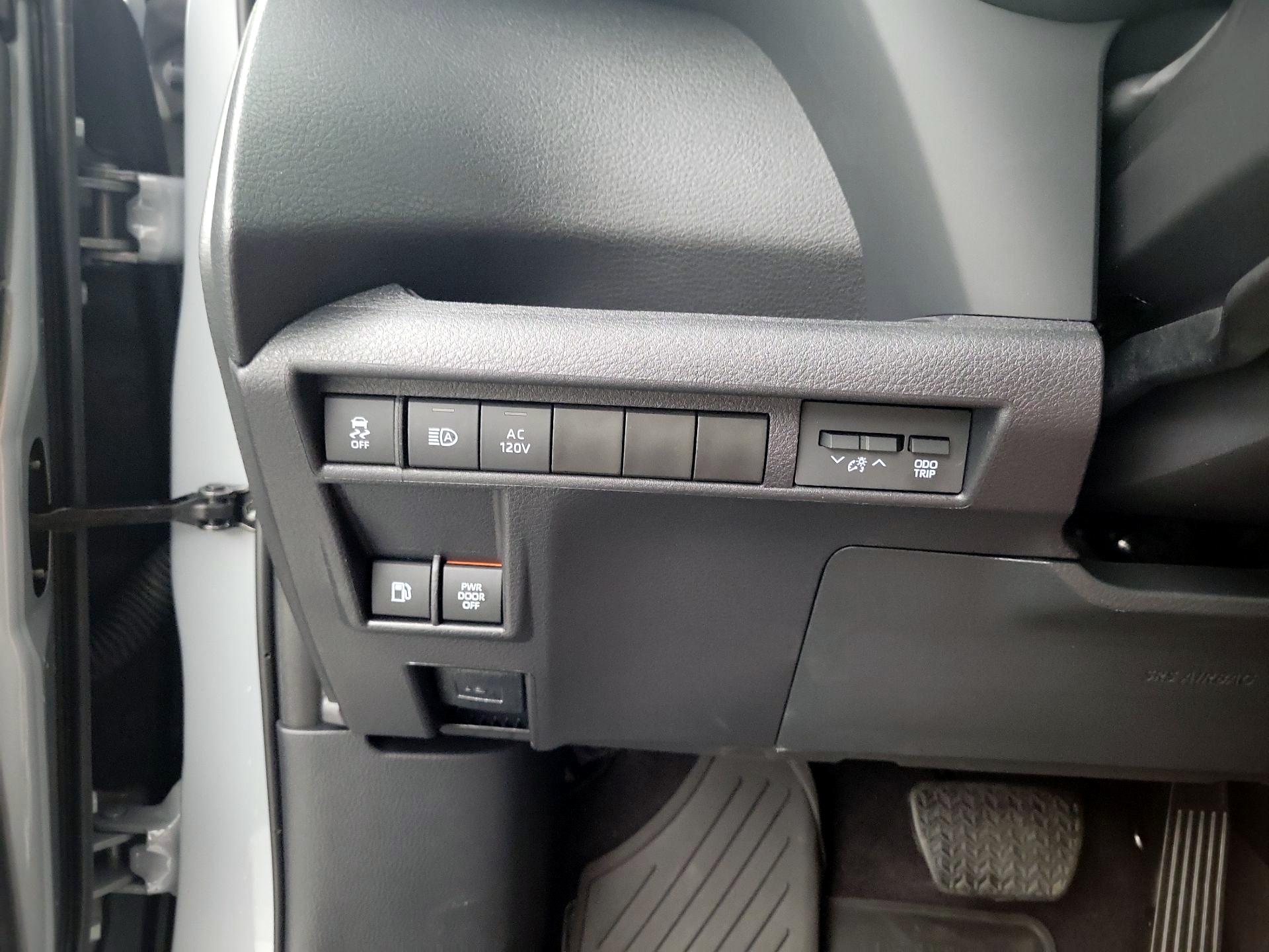 Thumbnail: 2025 Toyota Sienna - 13