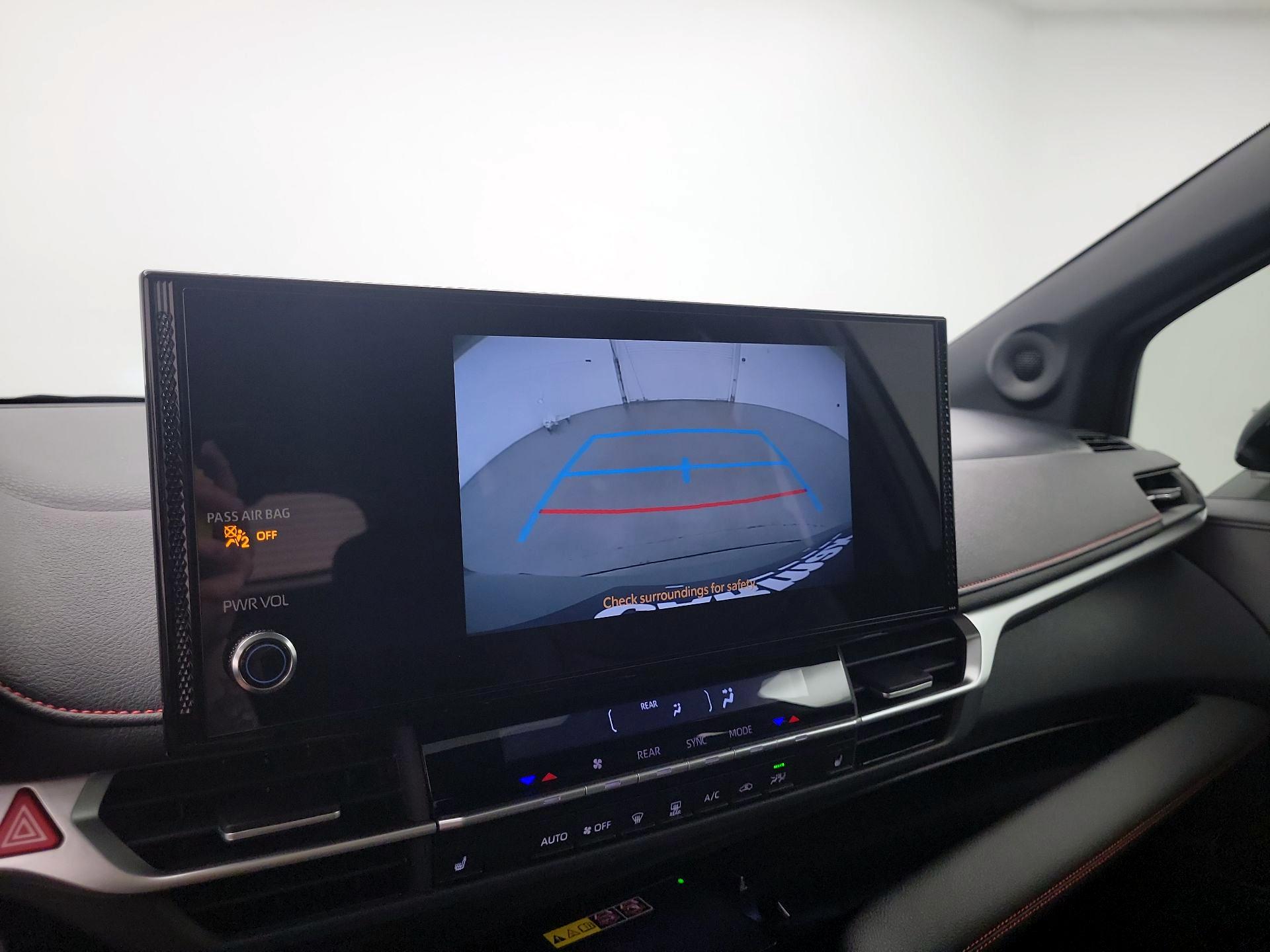 Thumbnail: 2025 Toyota Sienna - 14