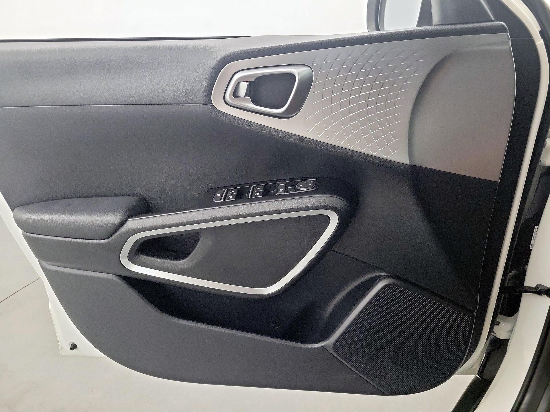 Thumbnail: 2021 Kia Soul - 10