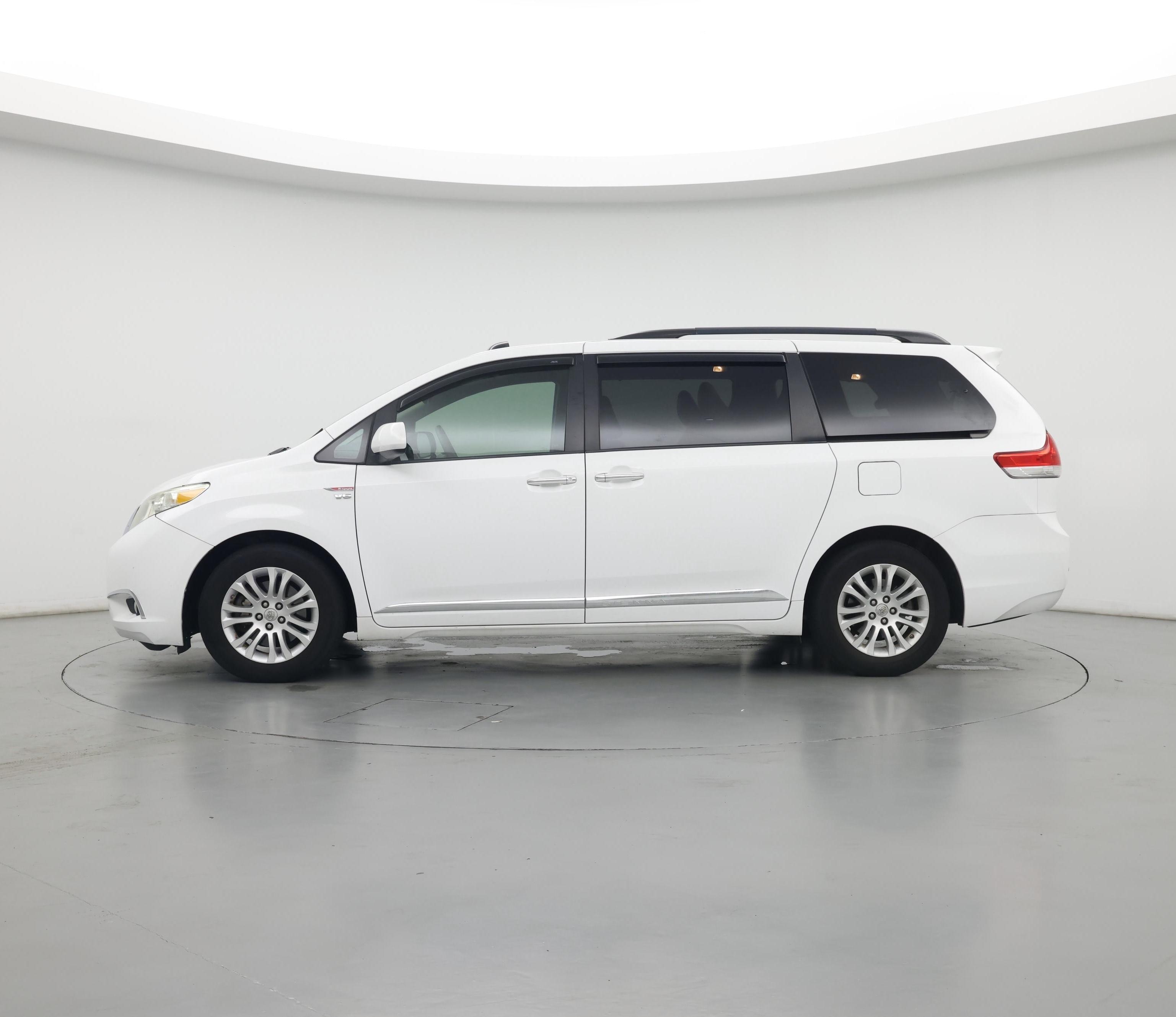 Thumbnail: 2014 Toyota Sienna - 3