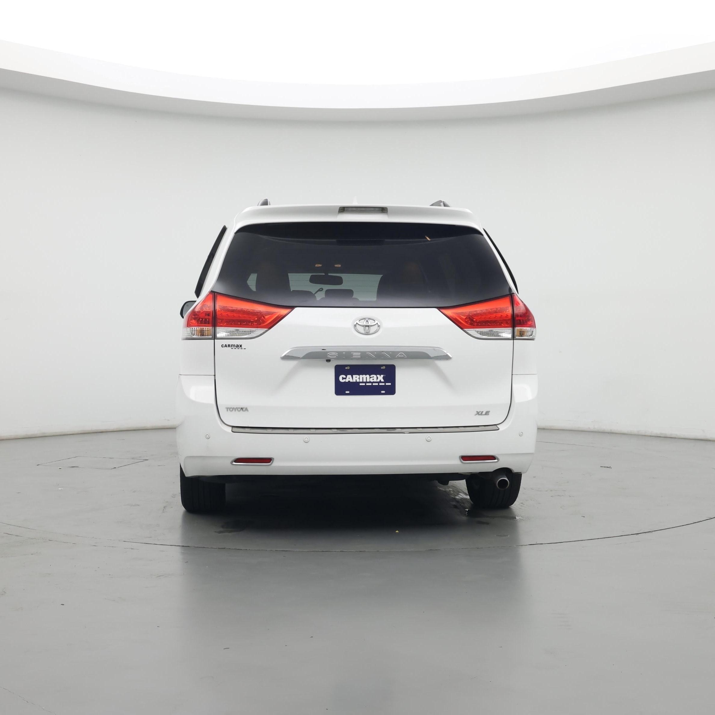 Thumbnail: 2014 Toyota Sienna - 6