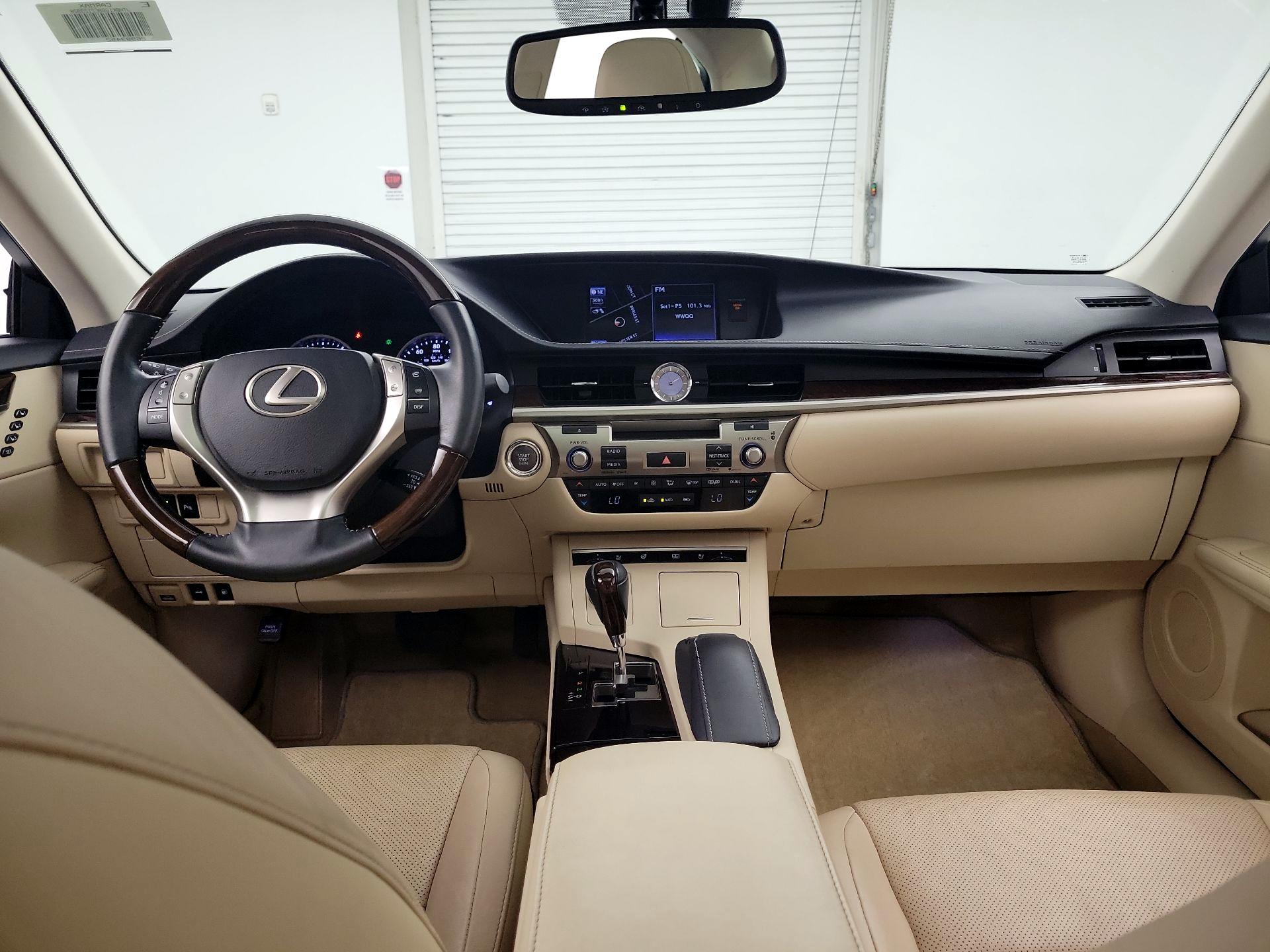 Thumbnail: 2014 Lexus ES - 9