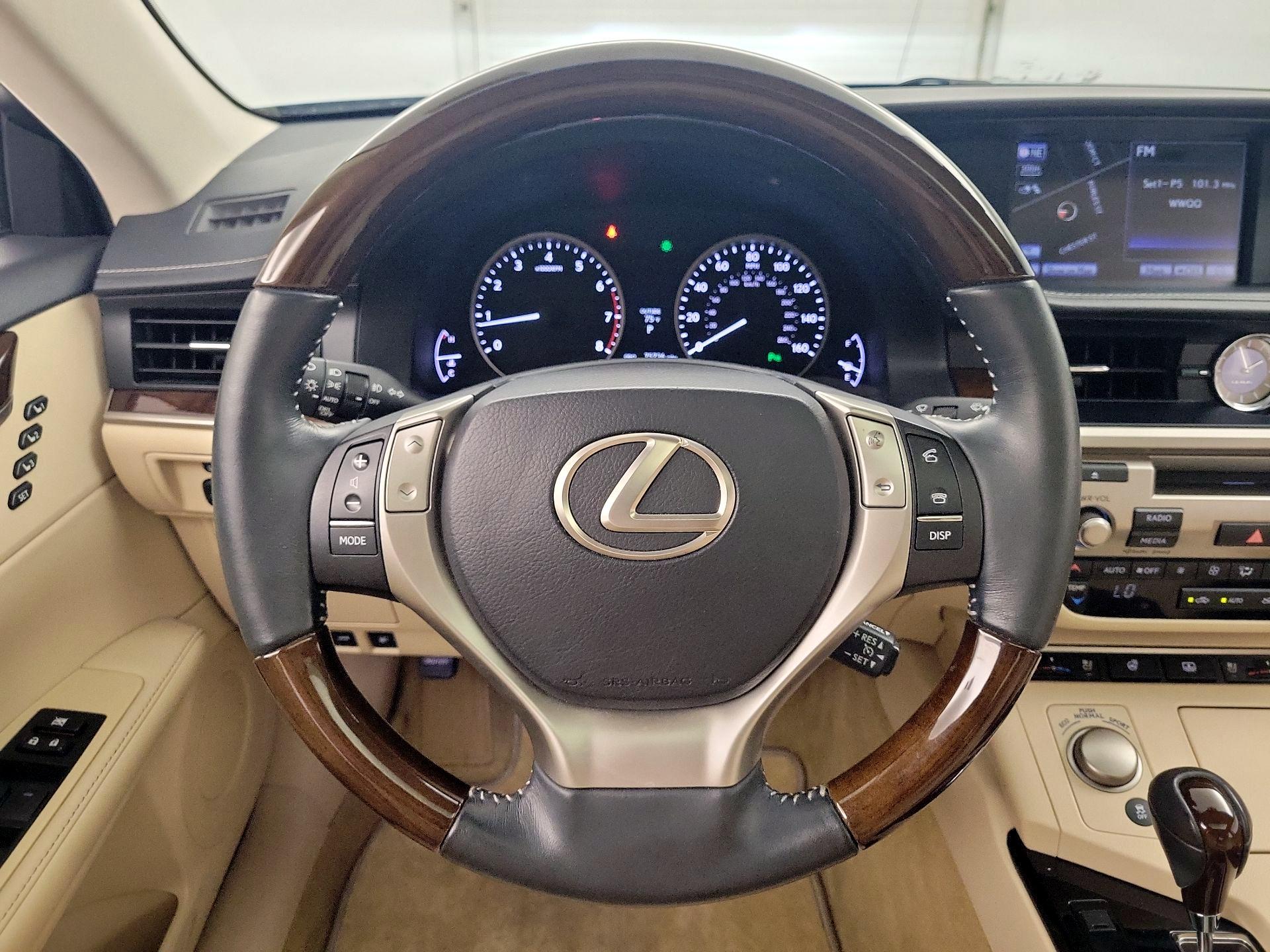 Thumbnail: 2014 Lexus ES - 10