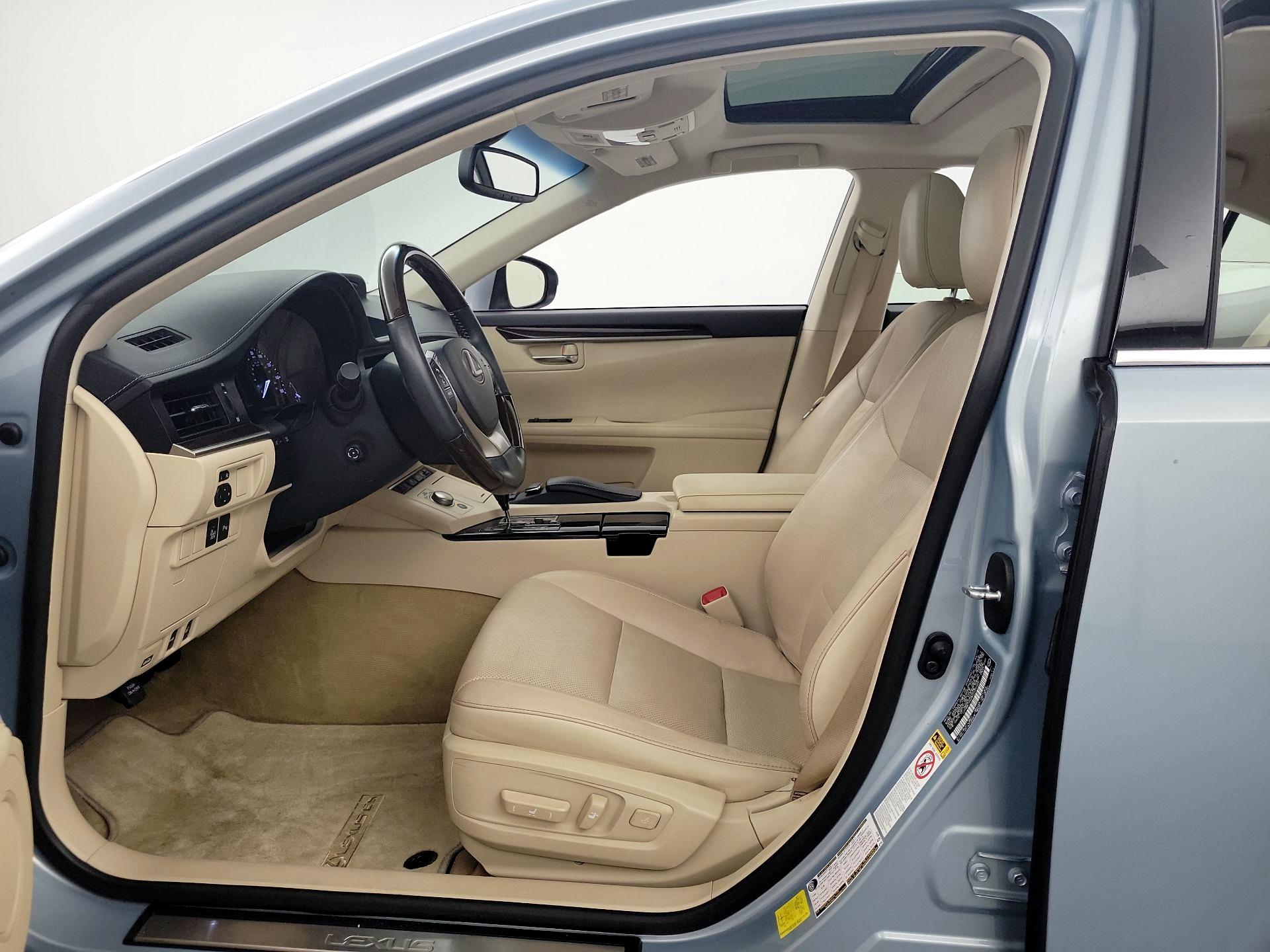Thumbnail: 2014 Lexus ES - 11
