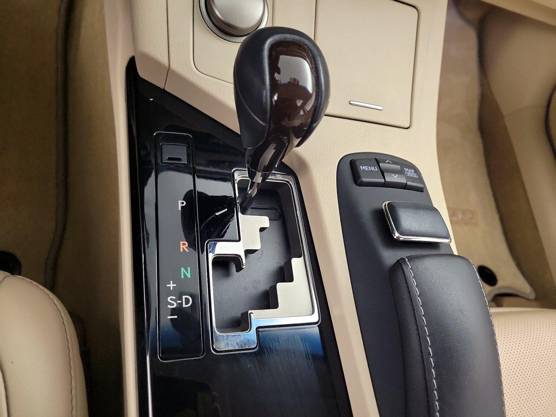 Thumbnail: 2014 Lexus ES - 18