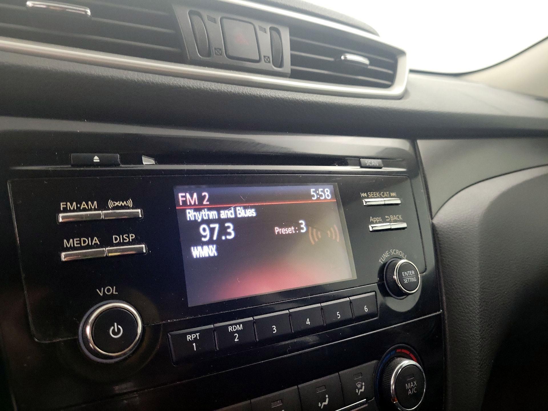 Thumbnail: 2016 Nissan Rogue - 15