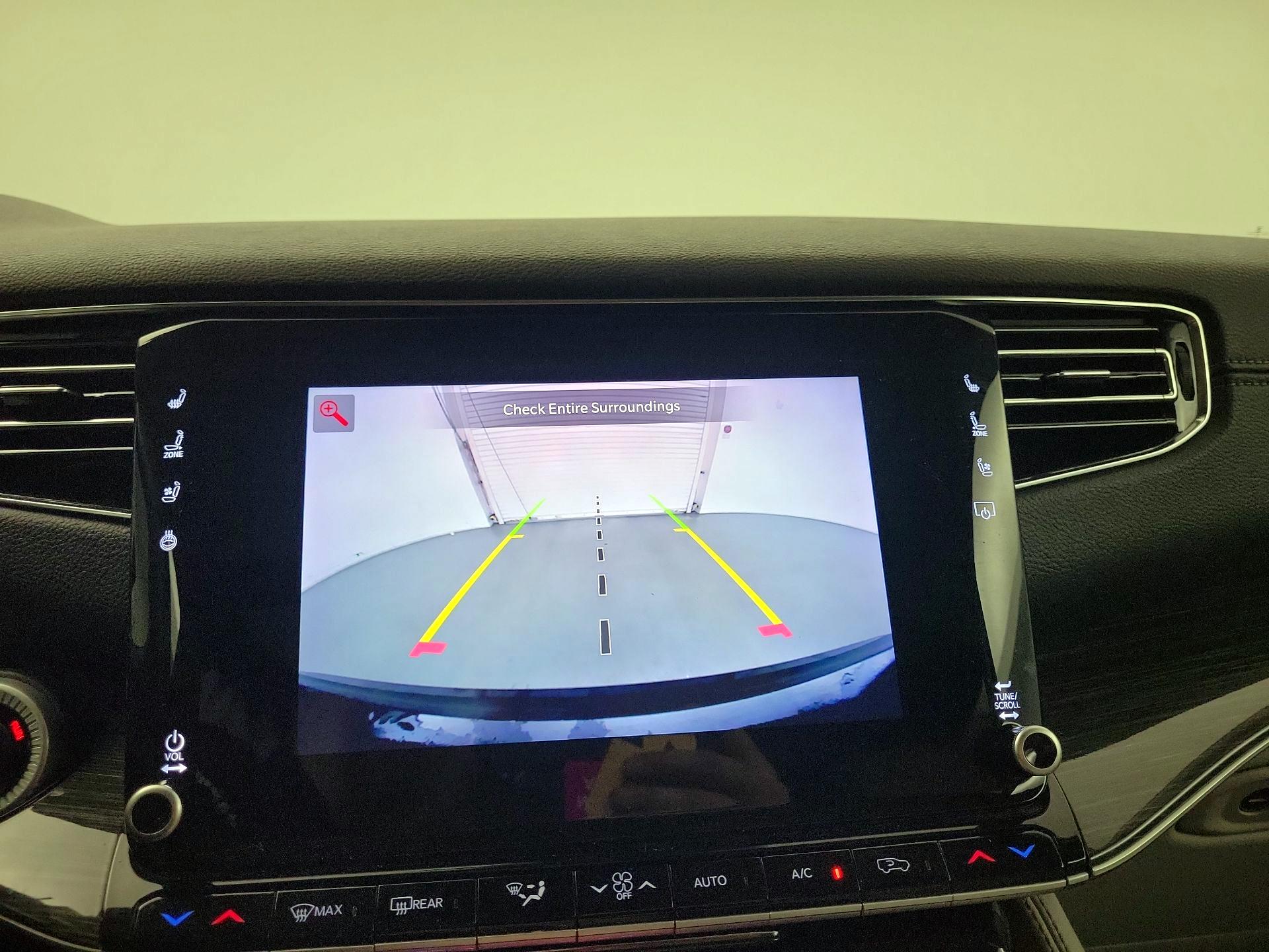 Thumbnail: 2022 Jeep Wagoneer - 13