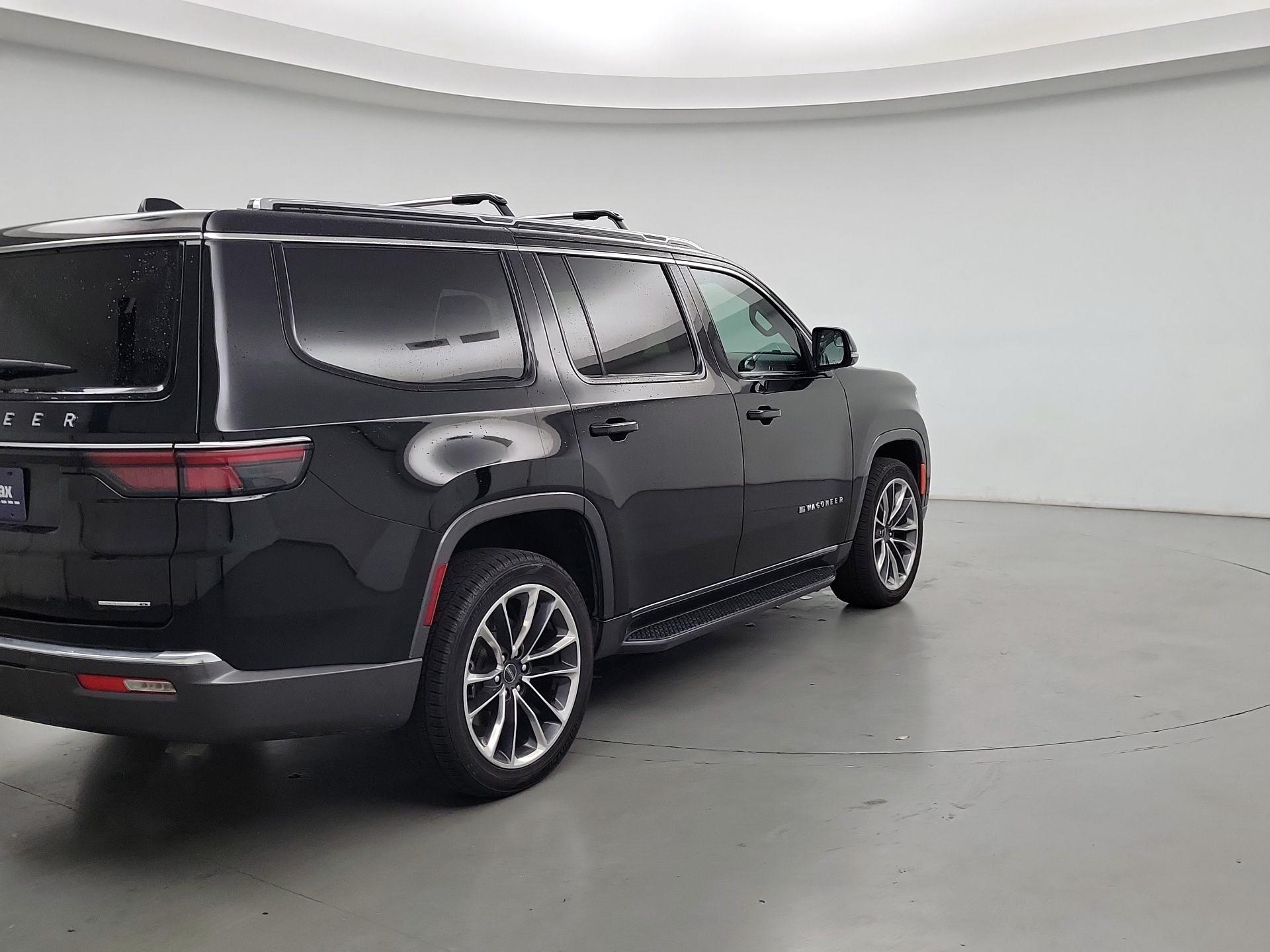 Thumbnail: 2022 Jeep Wagoneer - 5