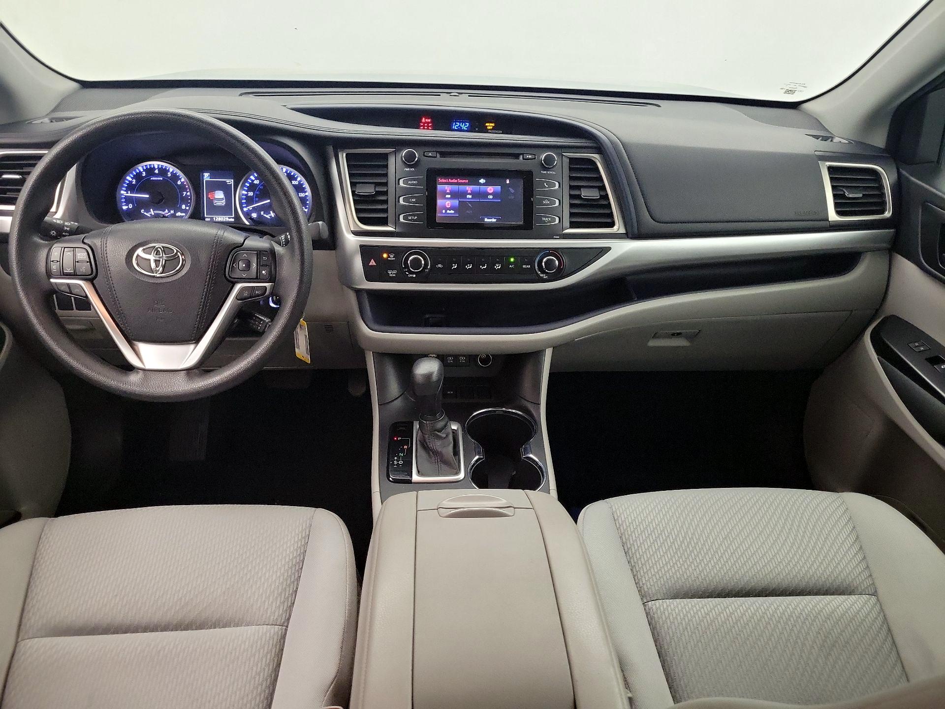 Thumbnail: 2017 Toyota Highlander - 9