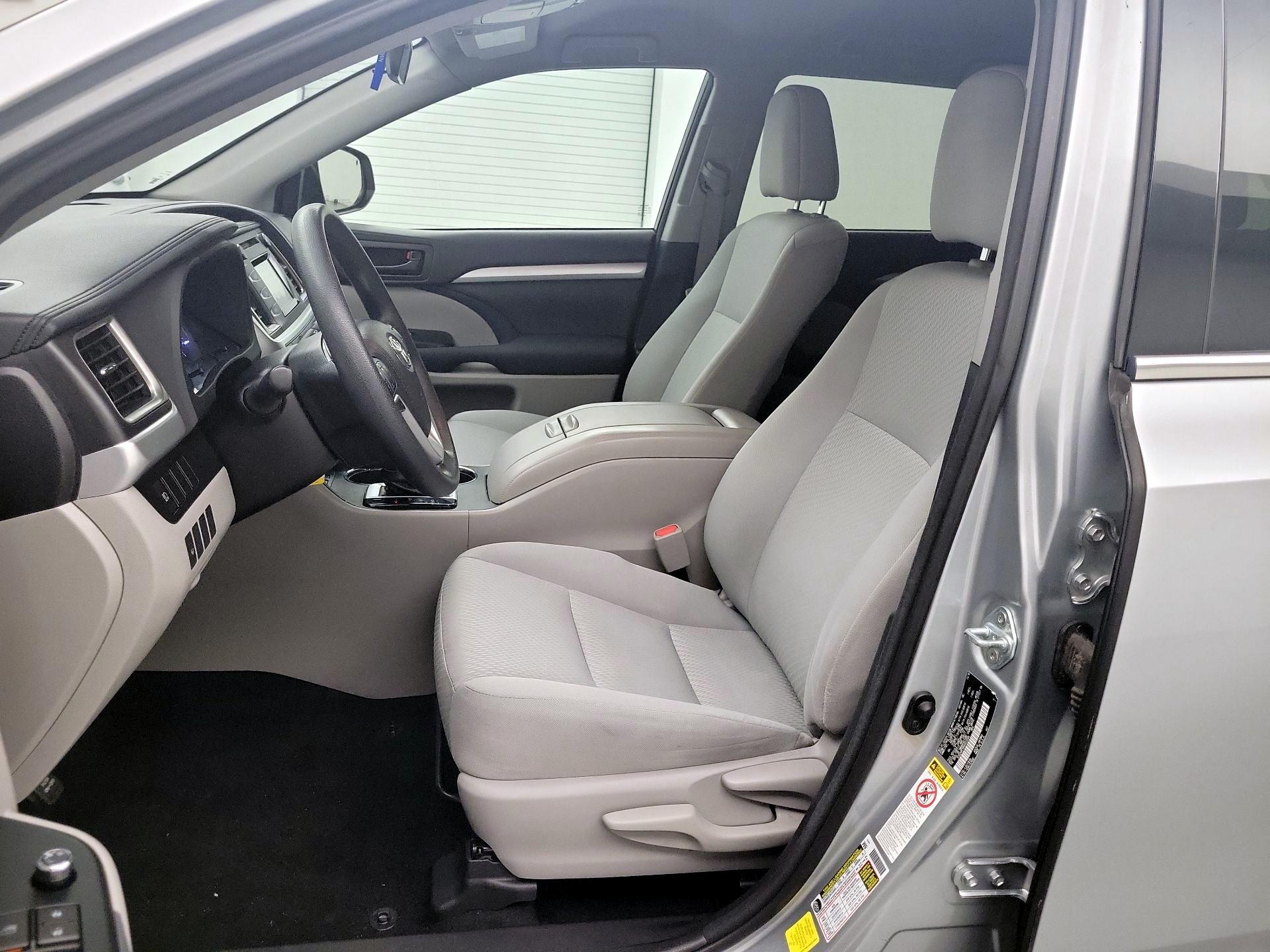 Thumbnail: 2017 Toyota Highlander - 11