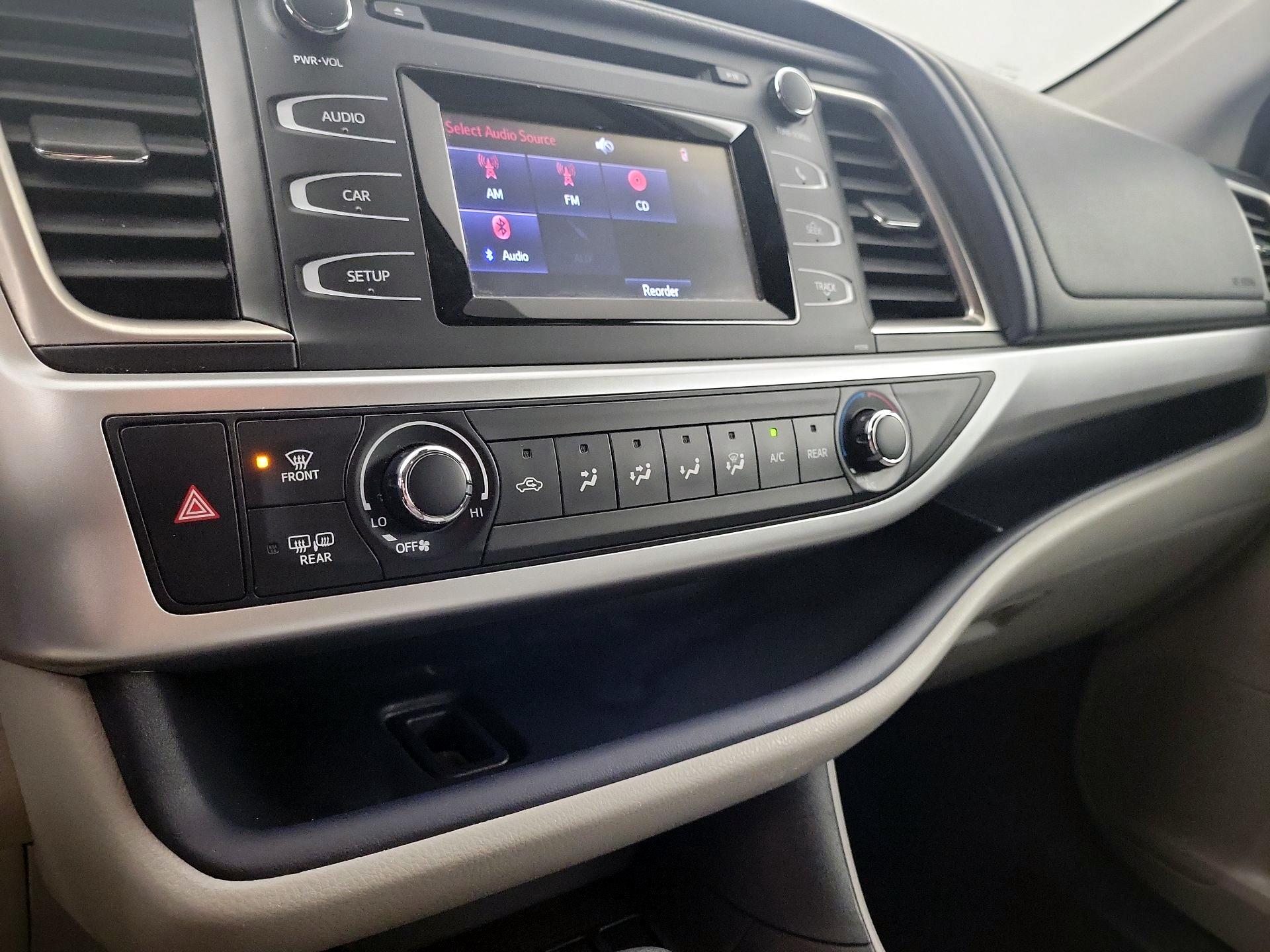 Thumbnail: 2017 Toyota Highlander - 15