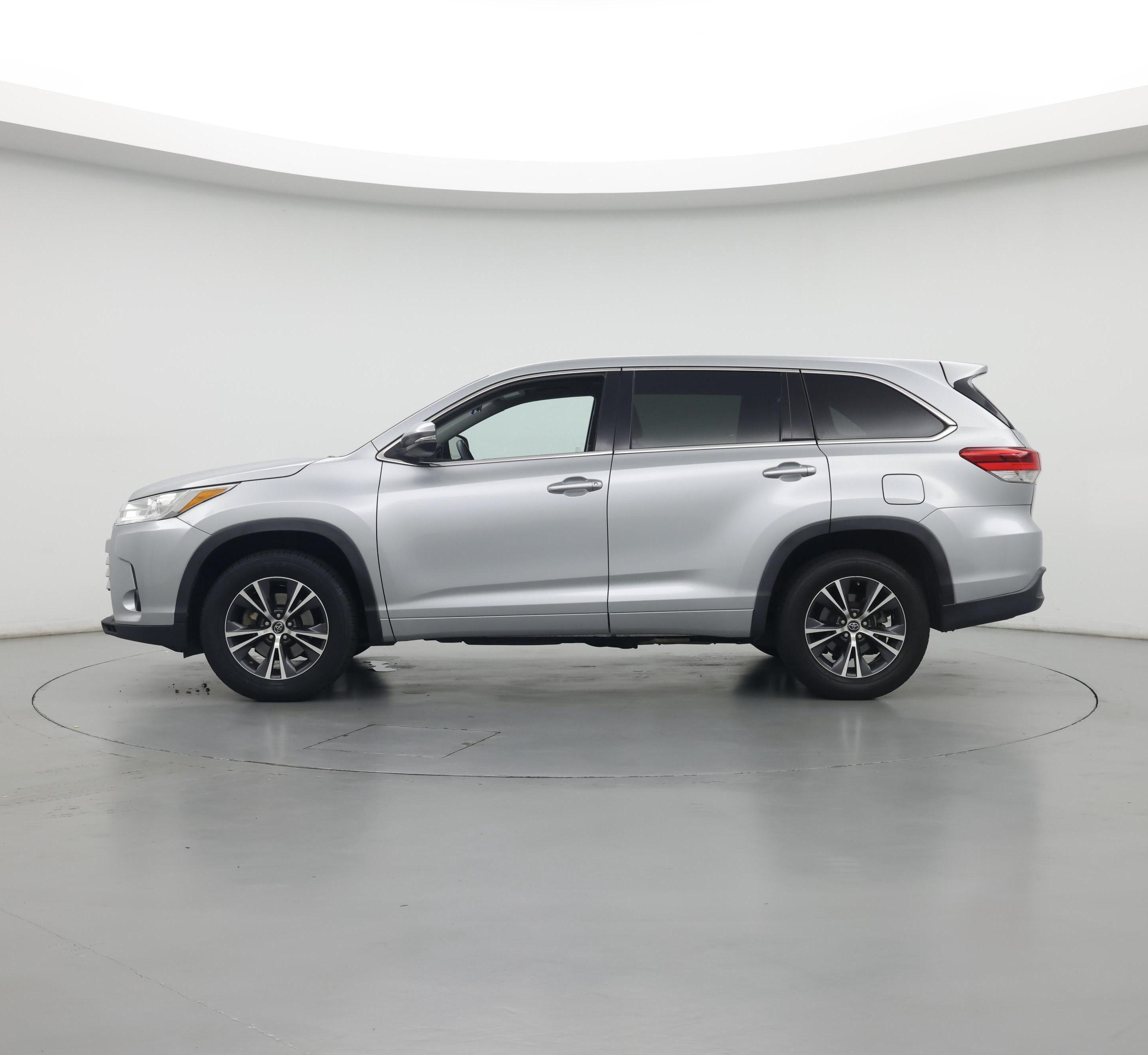 Thumbnail: 2017 Toyota Highlander - 3