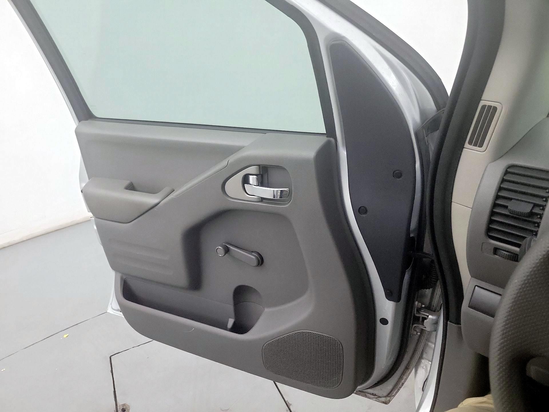 Thumbnail: 2019 Nissan Frontier - 12