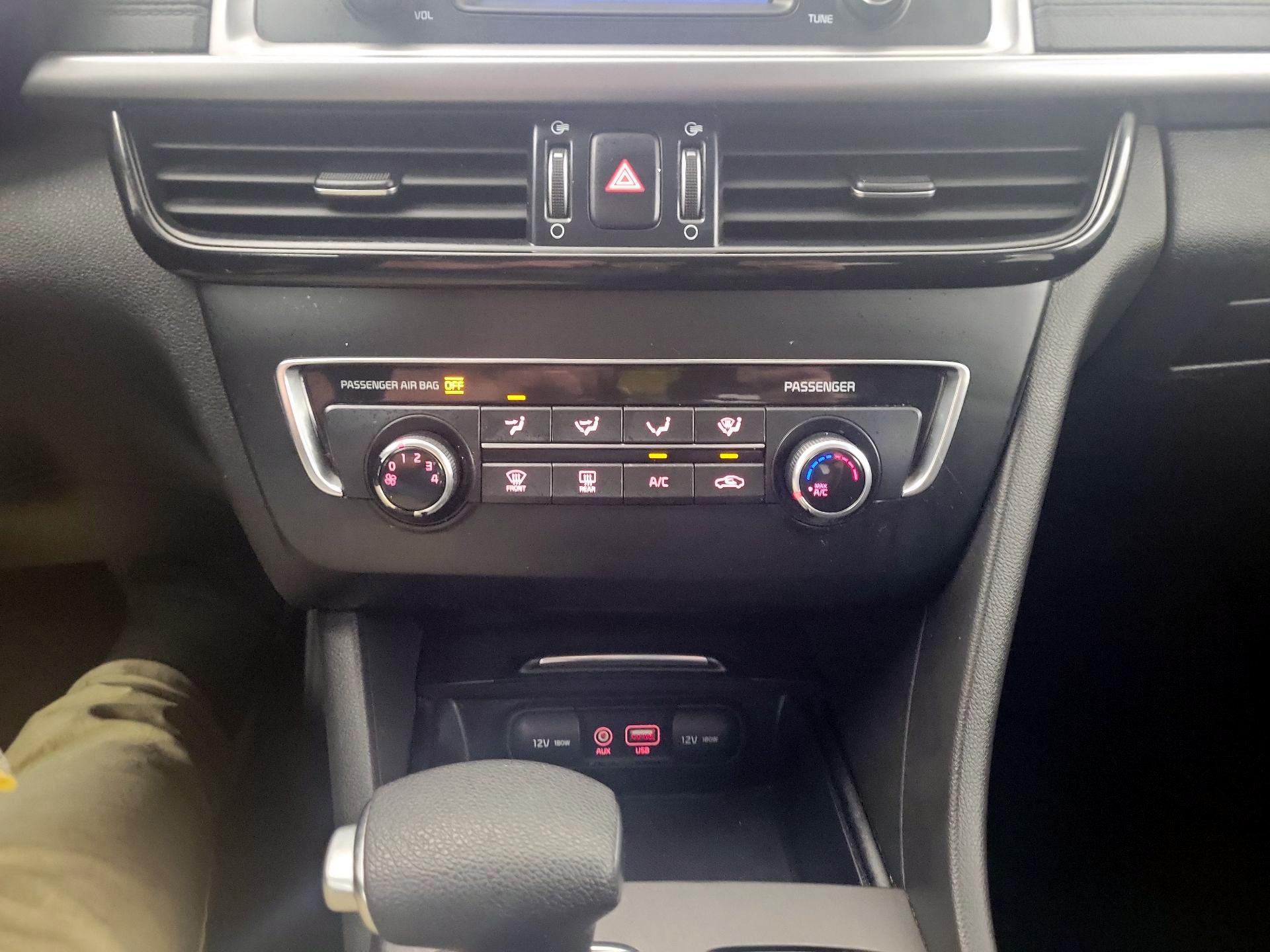 Thumbnail: 2016 Kia Optima - 16