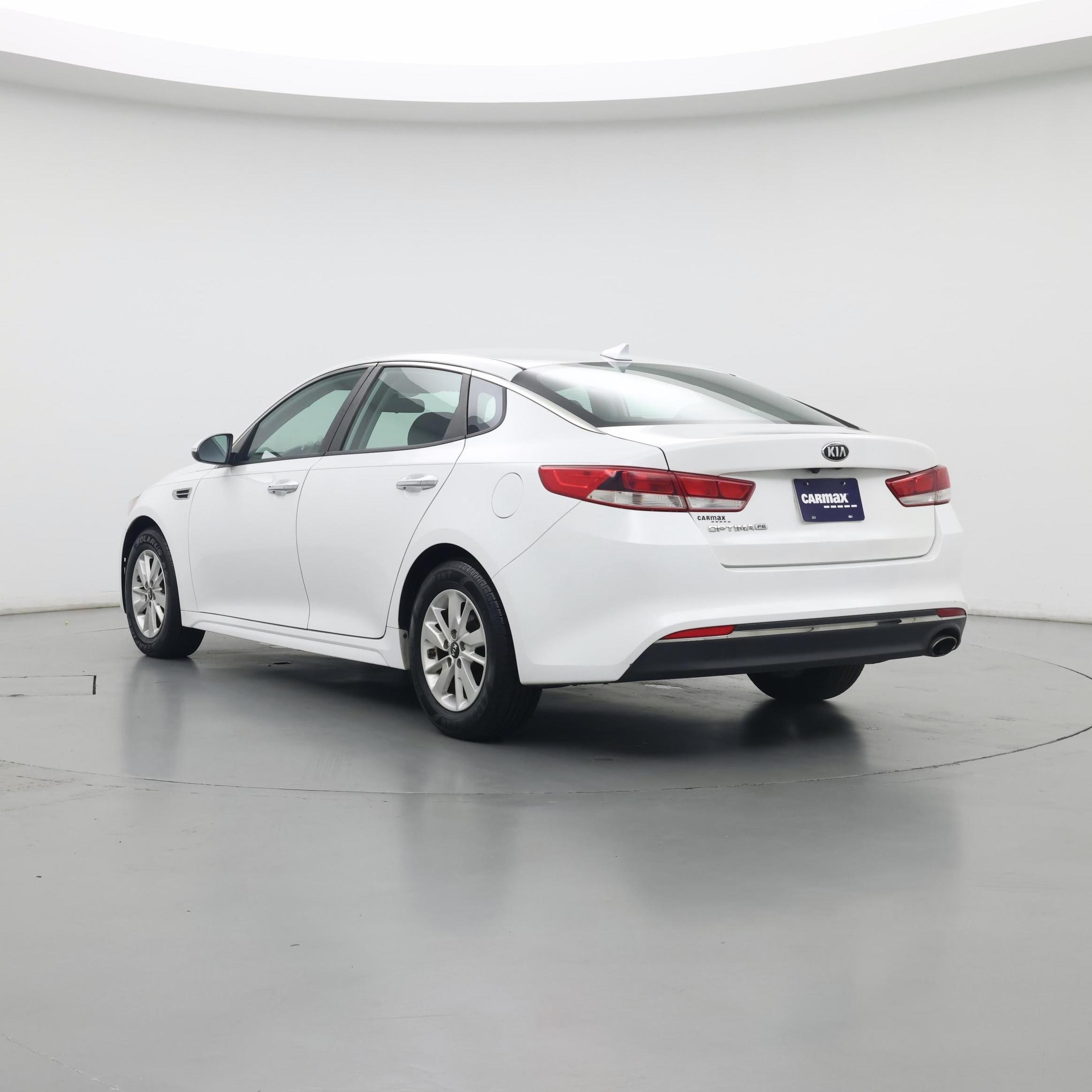 Thumbnail: 2016 Kia Optima - 2