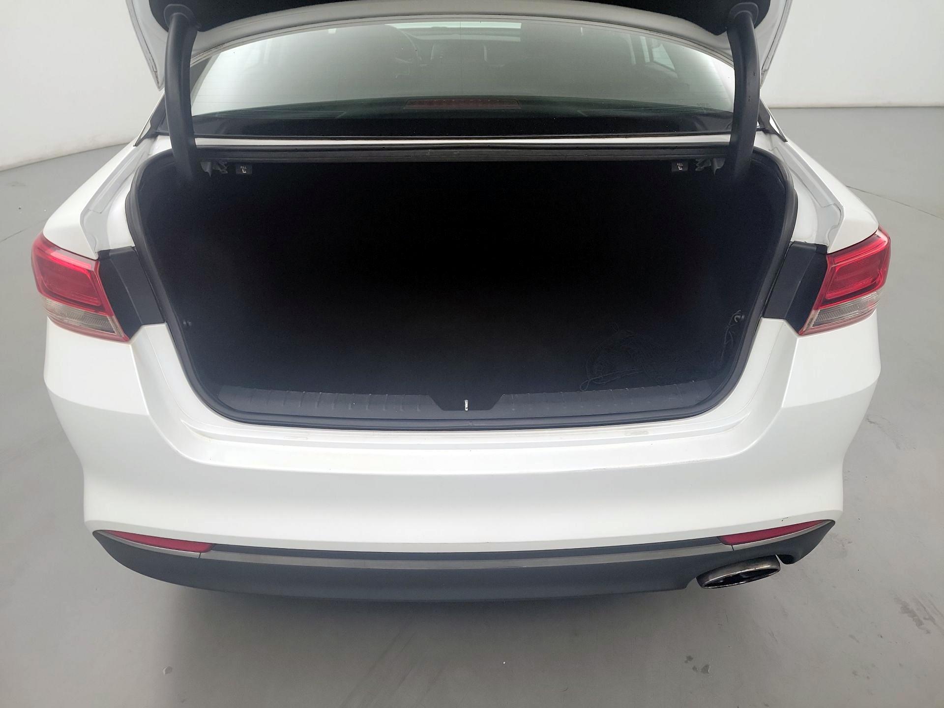 Thumbnail: 2016 Kia Optima - 20