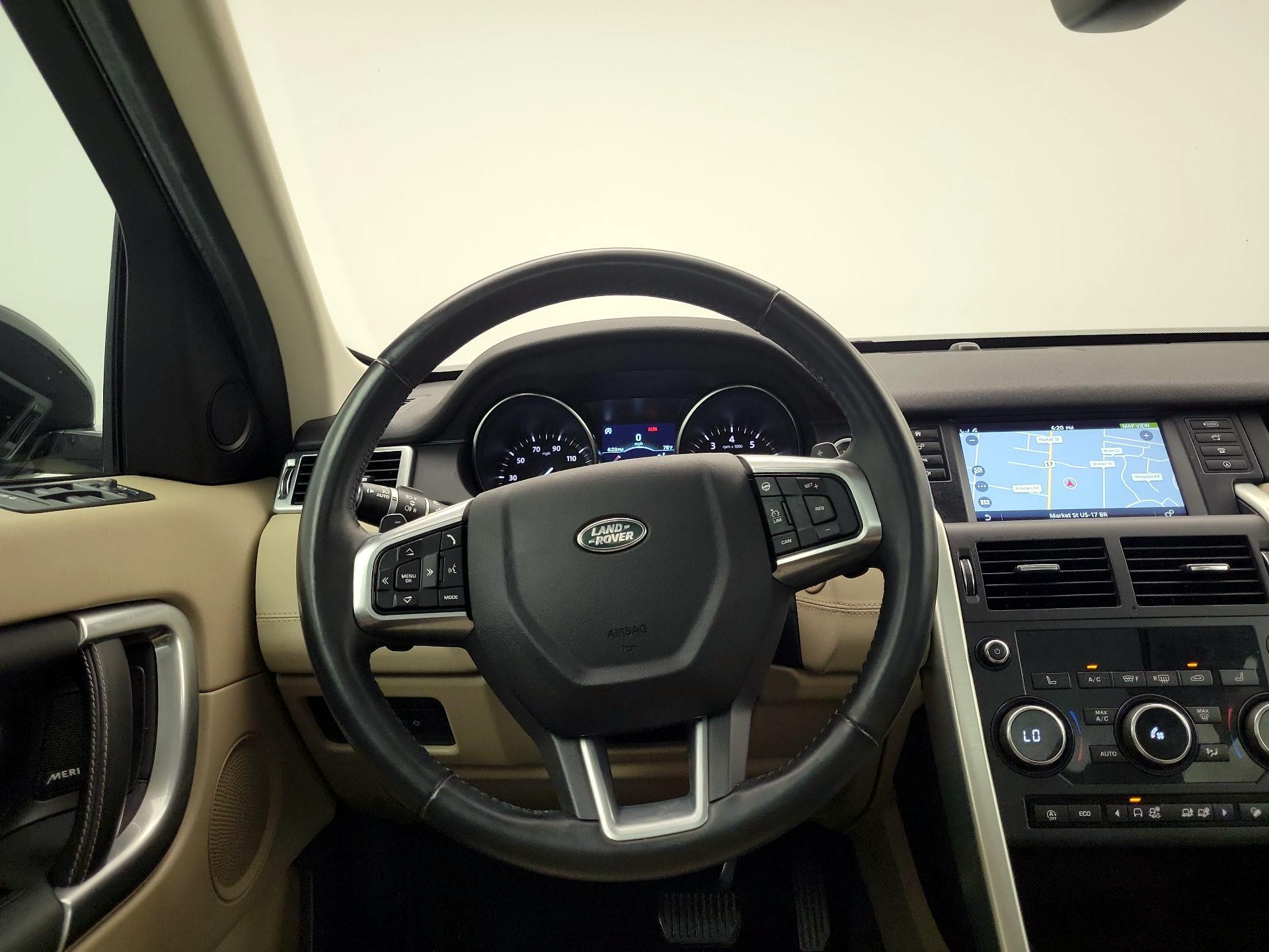 Thumbnail: 2019 Land Rover Discovery Sport - 10
