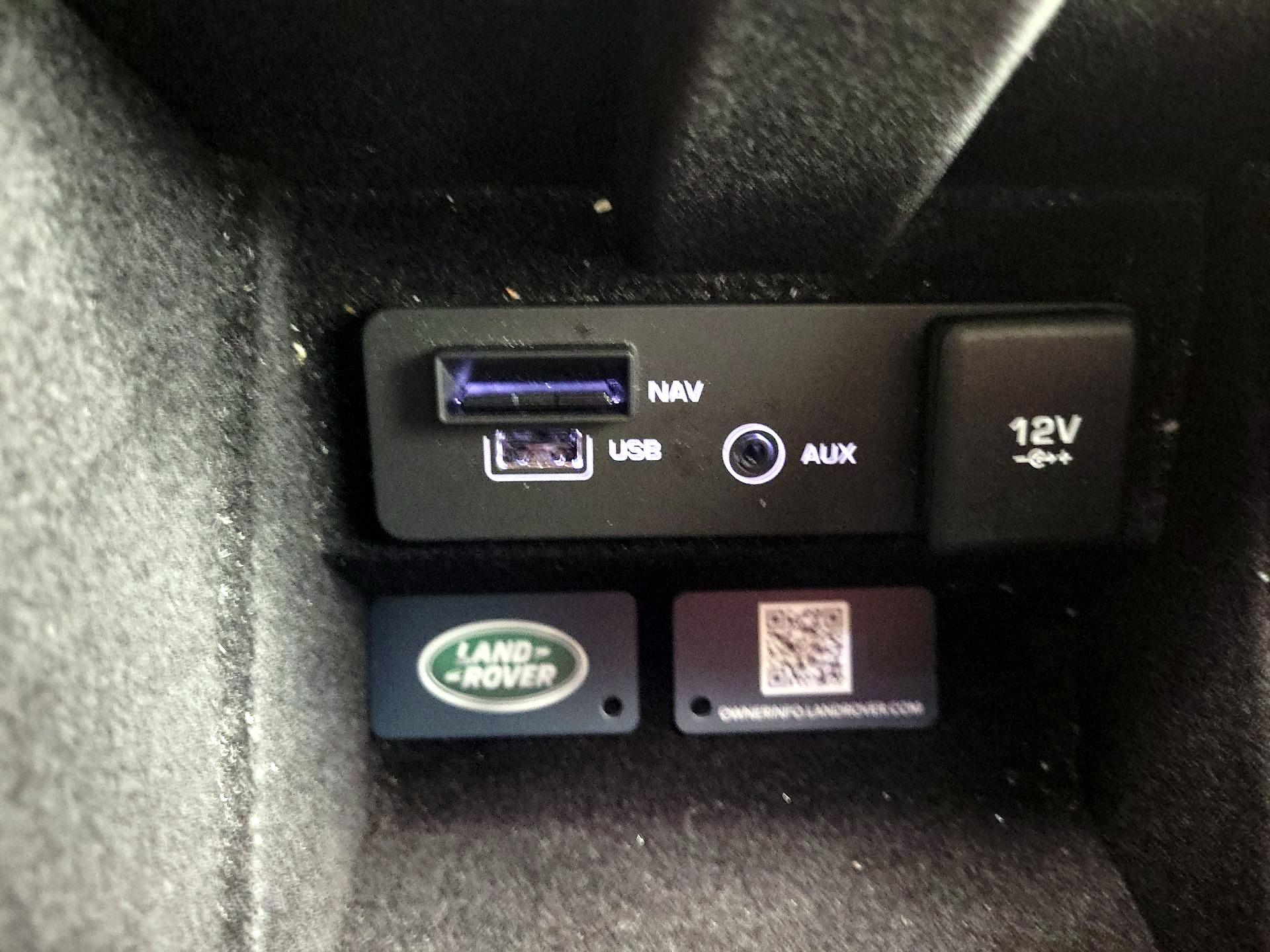 Thumbnail: 2019 Land Rover Discovery Sport - 19