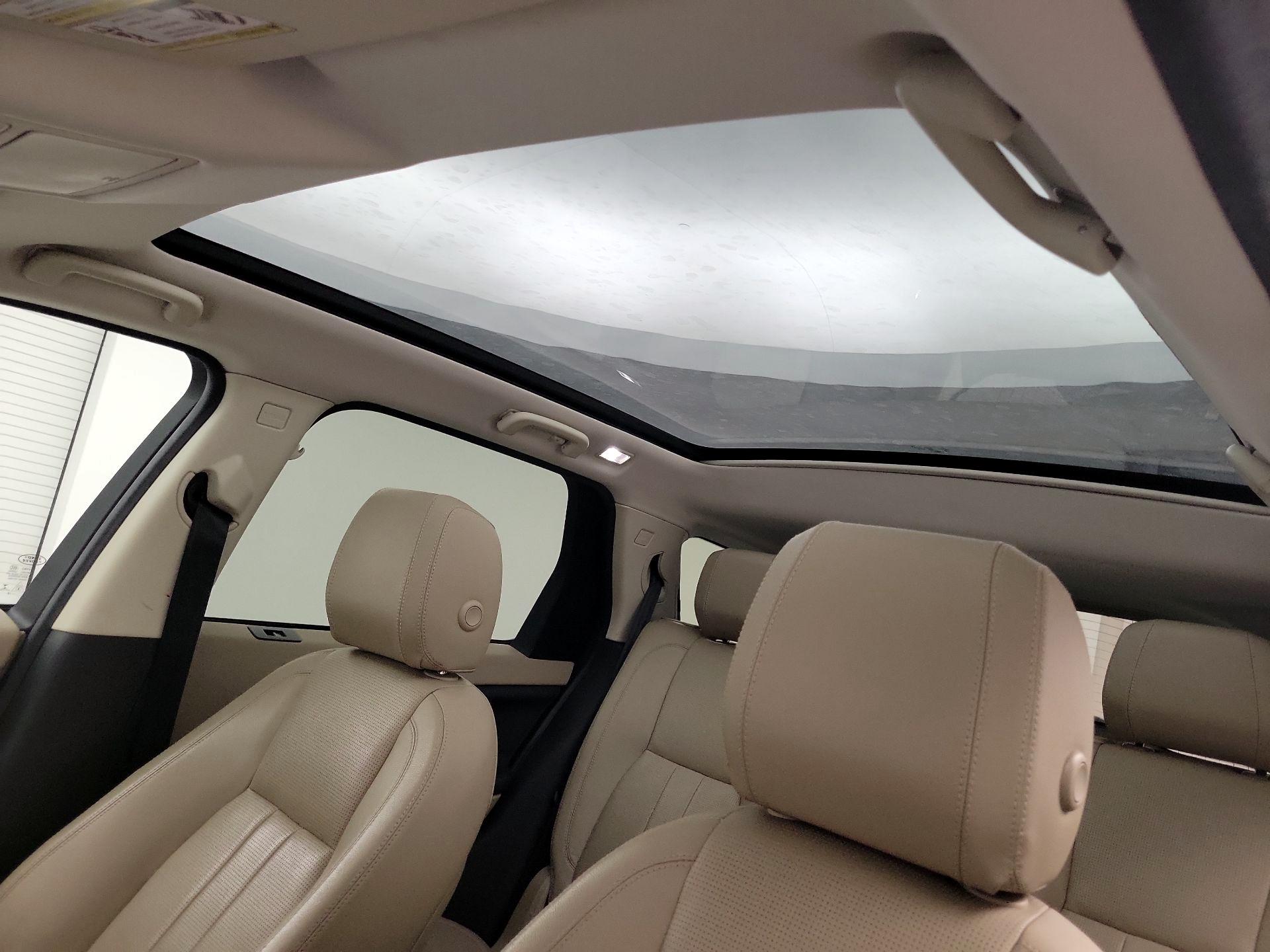 Thumbnail: 2019 Land Rover Discovery Sport - 20