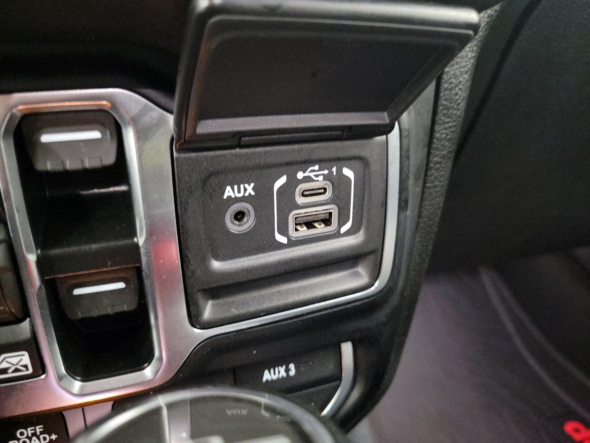 Thumbnail: 2024 Jeep Gladiator - 19